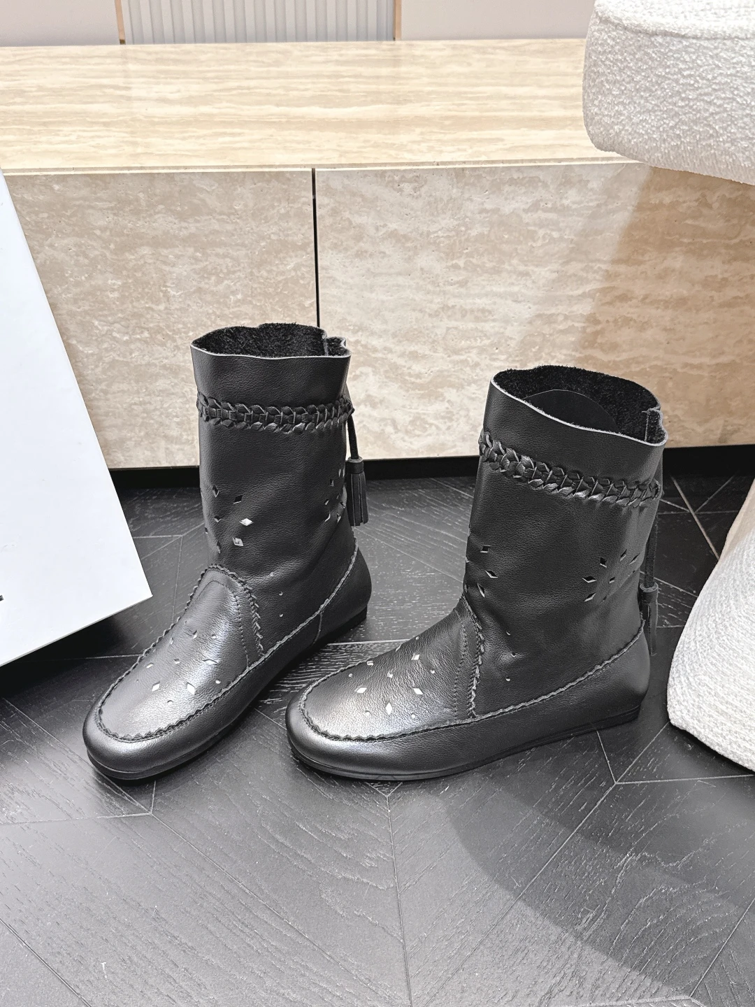 Boots — 985ffcff