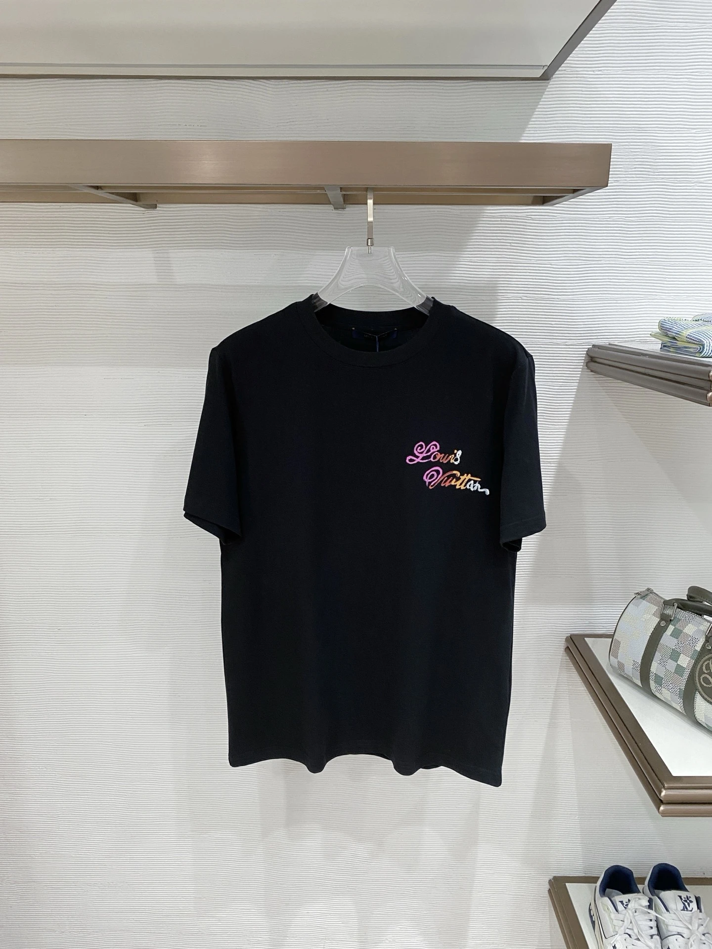 Louis Vuitton T-Shirt — f249923b