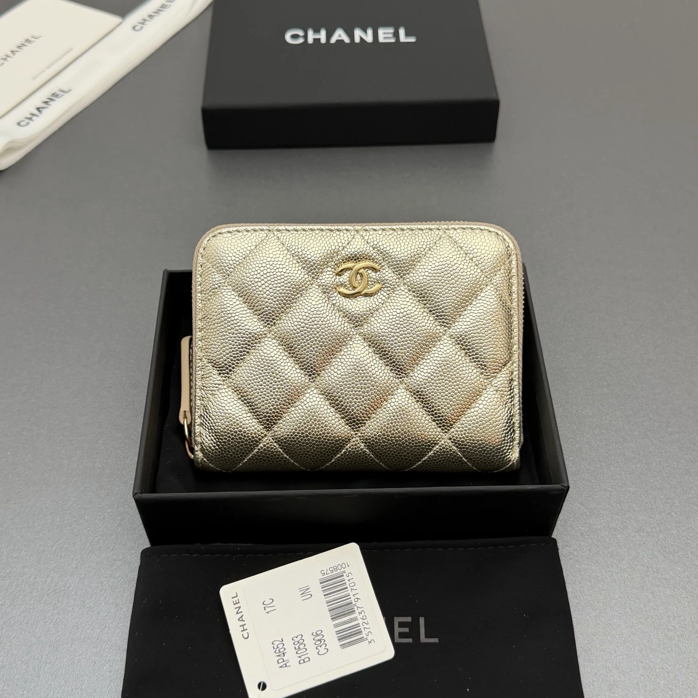 Wallets — 37da9121
