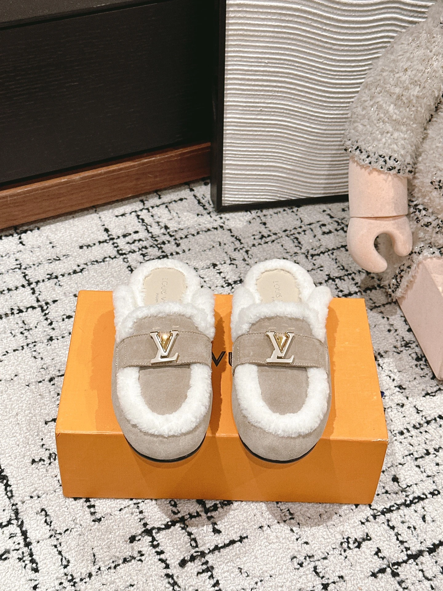 Louis Vuitton Mules — 8c82ae7d