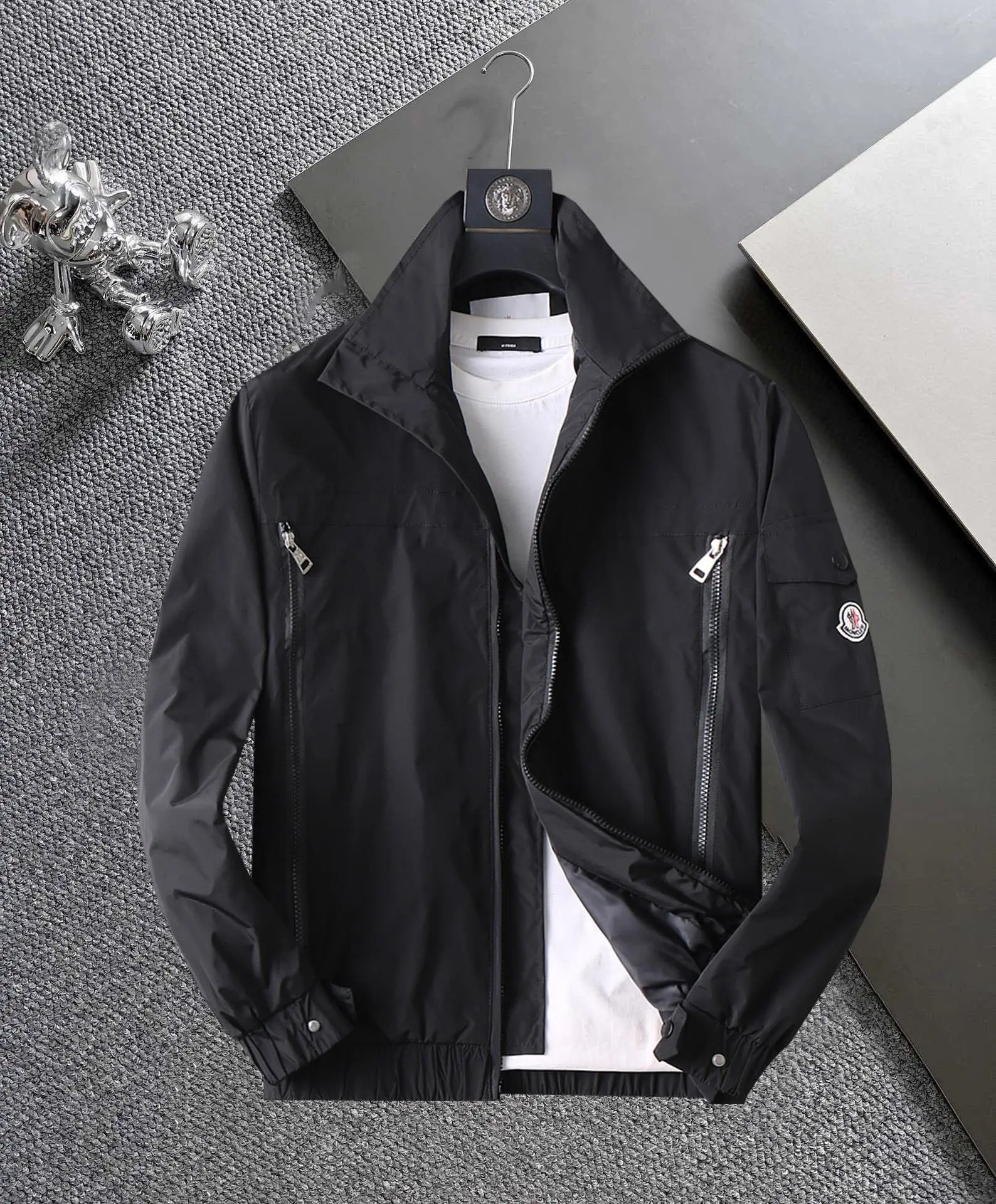 Moncler Jackets — 2e2e4c0c