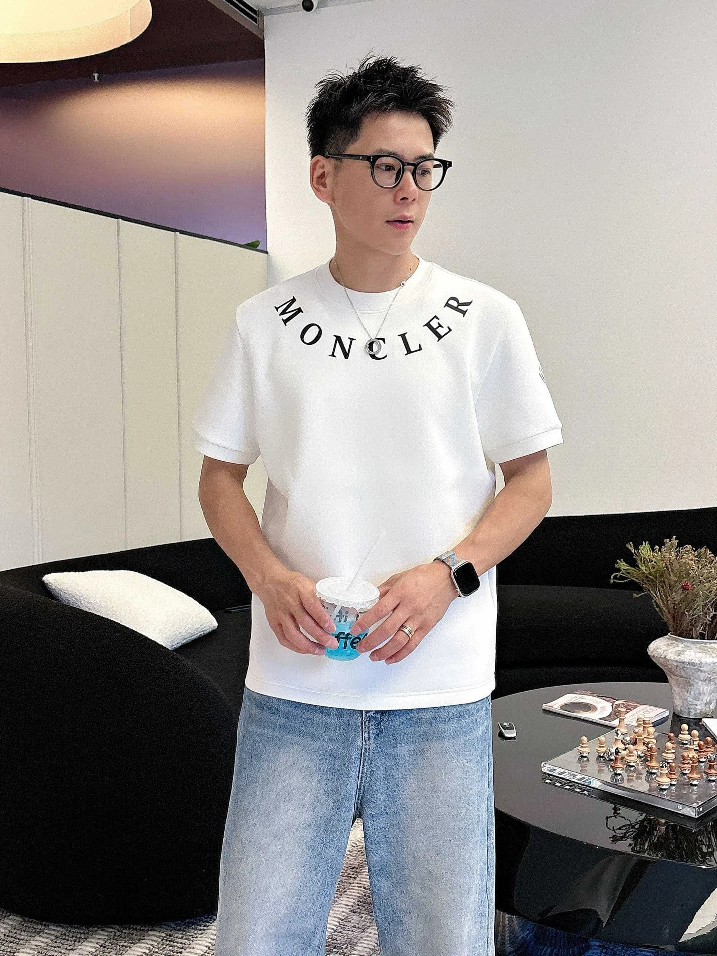Moncler T-Shirt — f333ca7d