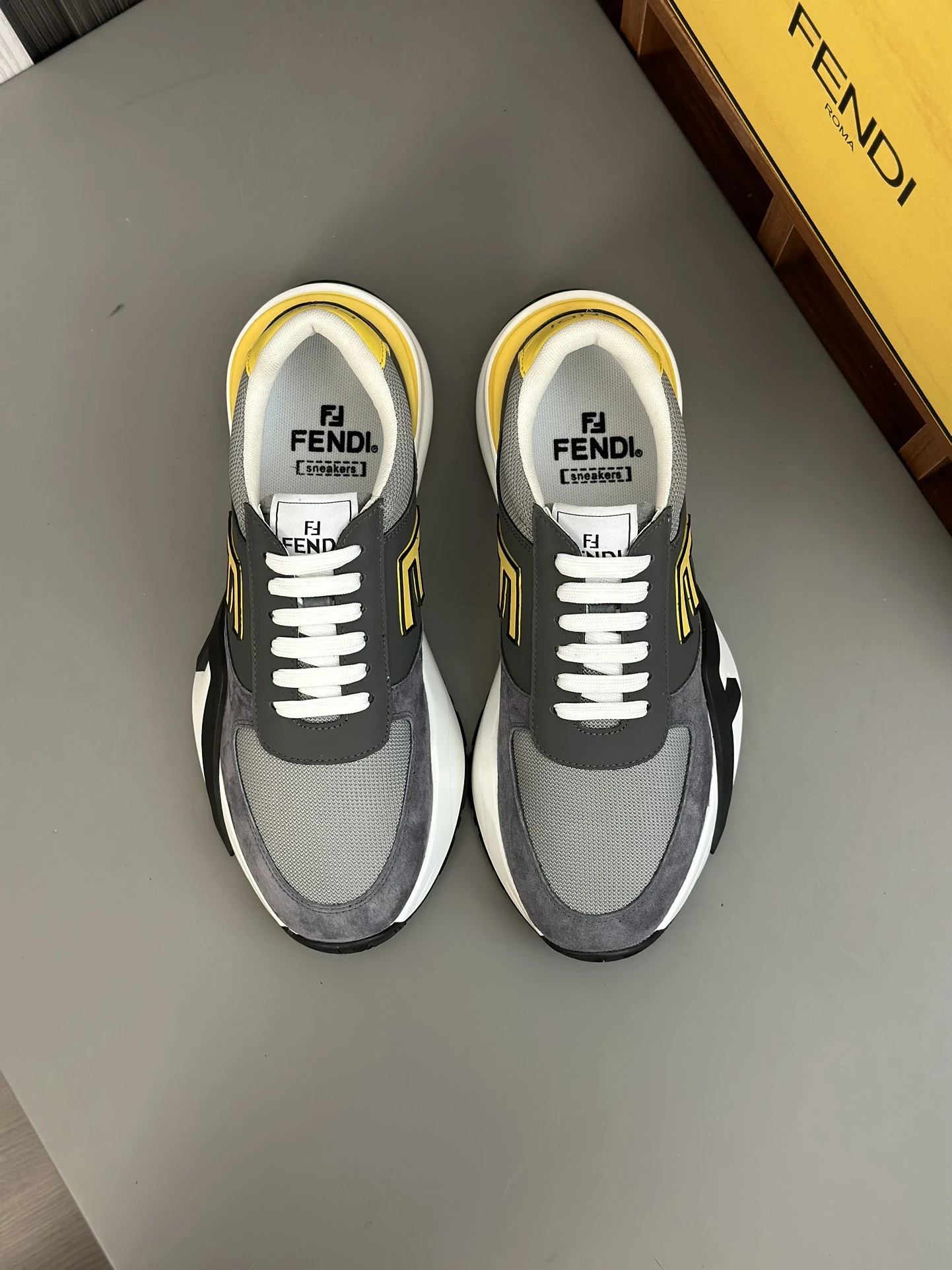 Fendi Sneakers — 1bbc94ec