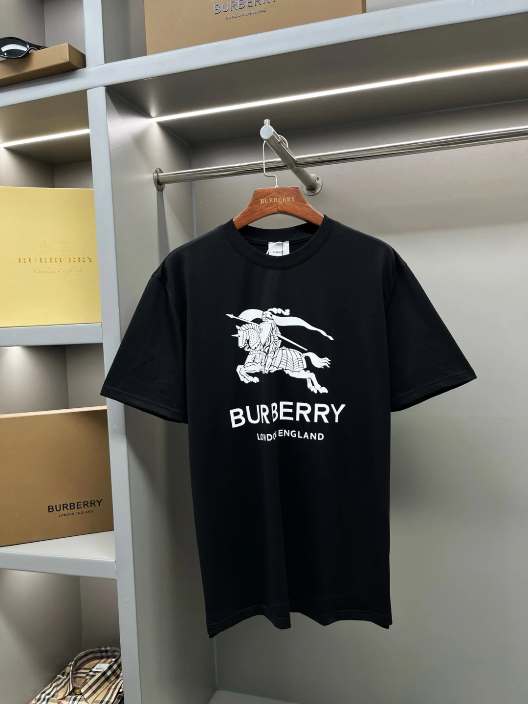 Burberry T-Shirt — 0401d670