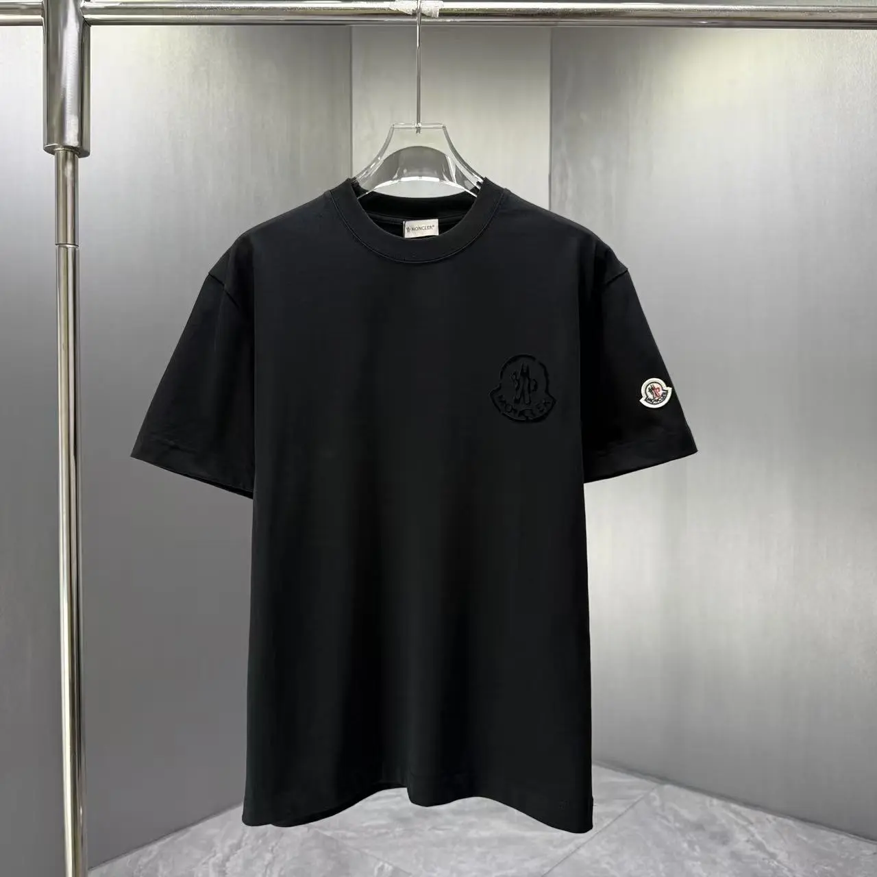 Moncler T-Shirt — b99b3dff