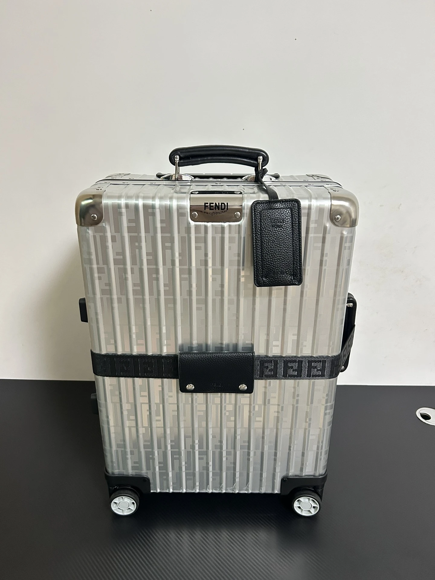 Luggage — 9f03cfbf