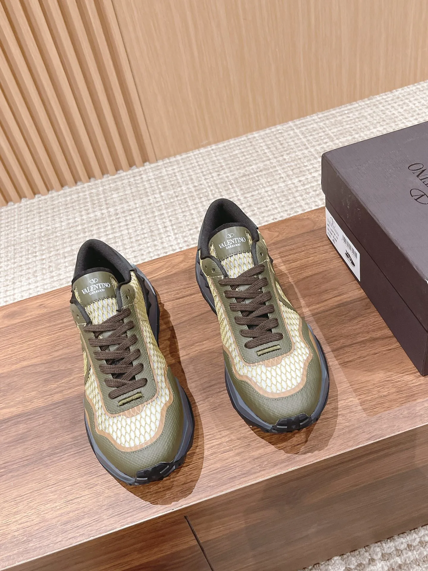 Valentino Sneakers — b2f8d688