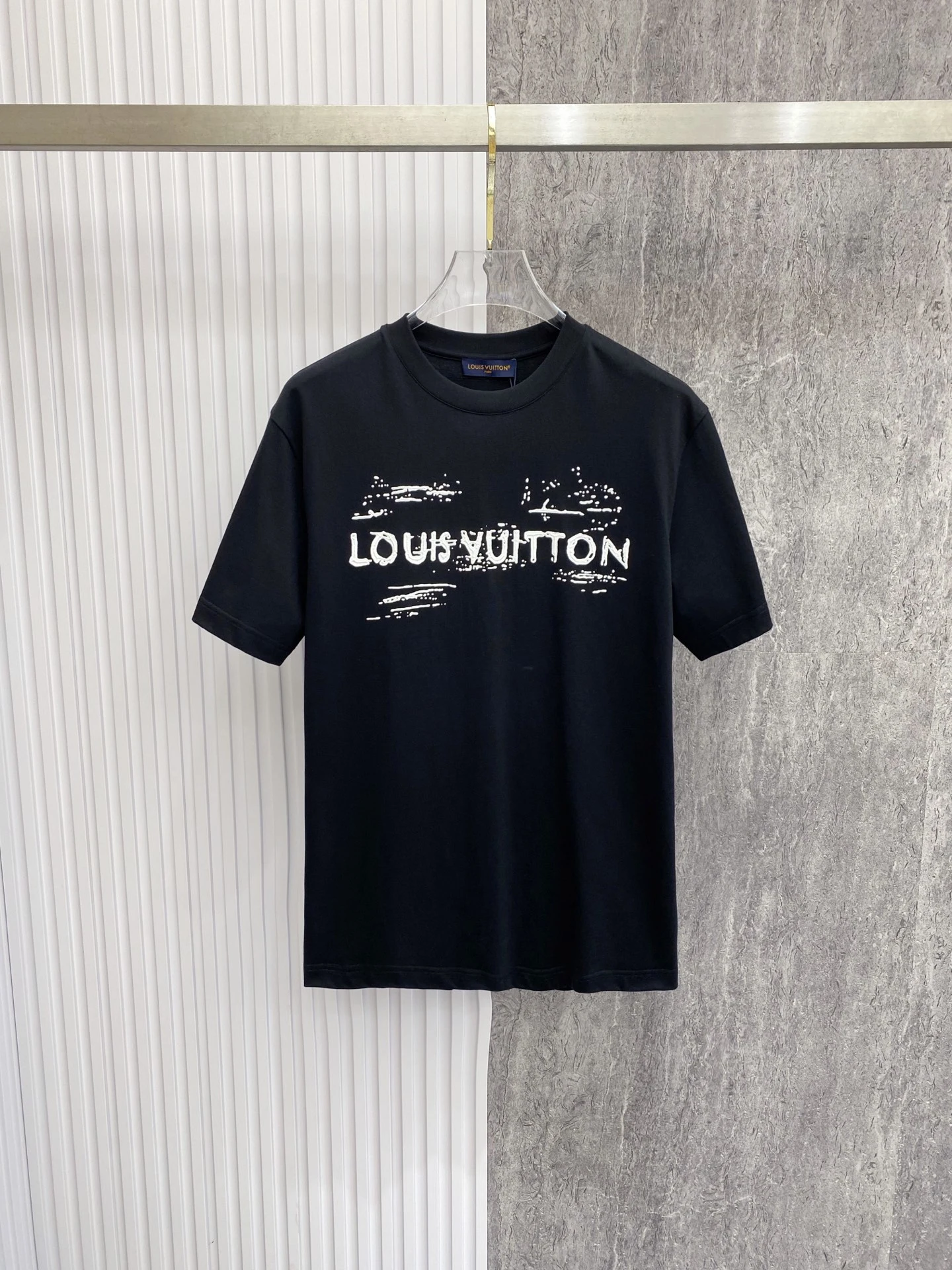Louis Vuitton T-Shirt — 0756c511