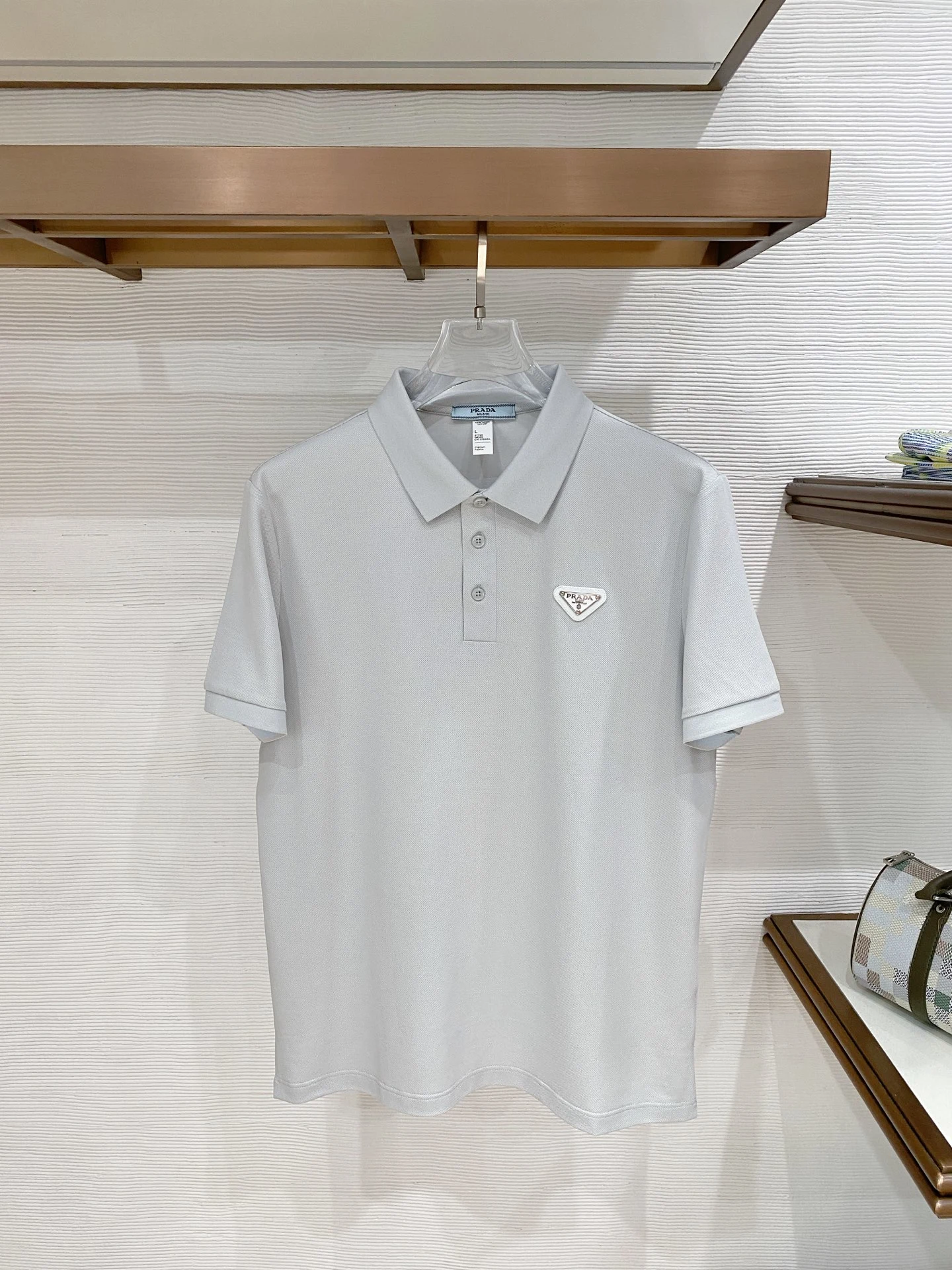 Prada T-Shirt — da42e341