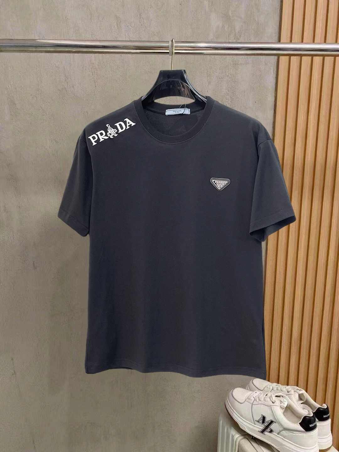 Prada T-Shirt — 9999cf9f