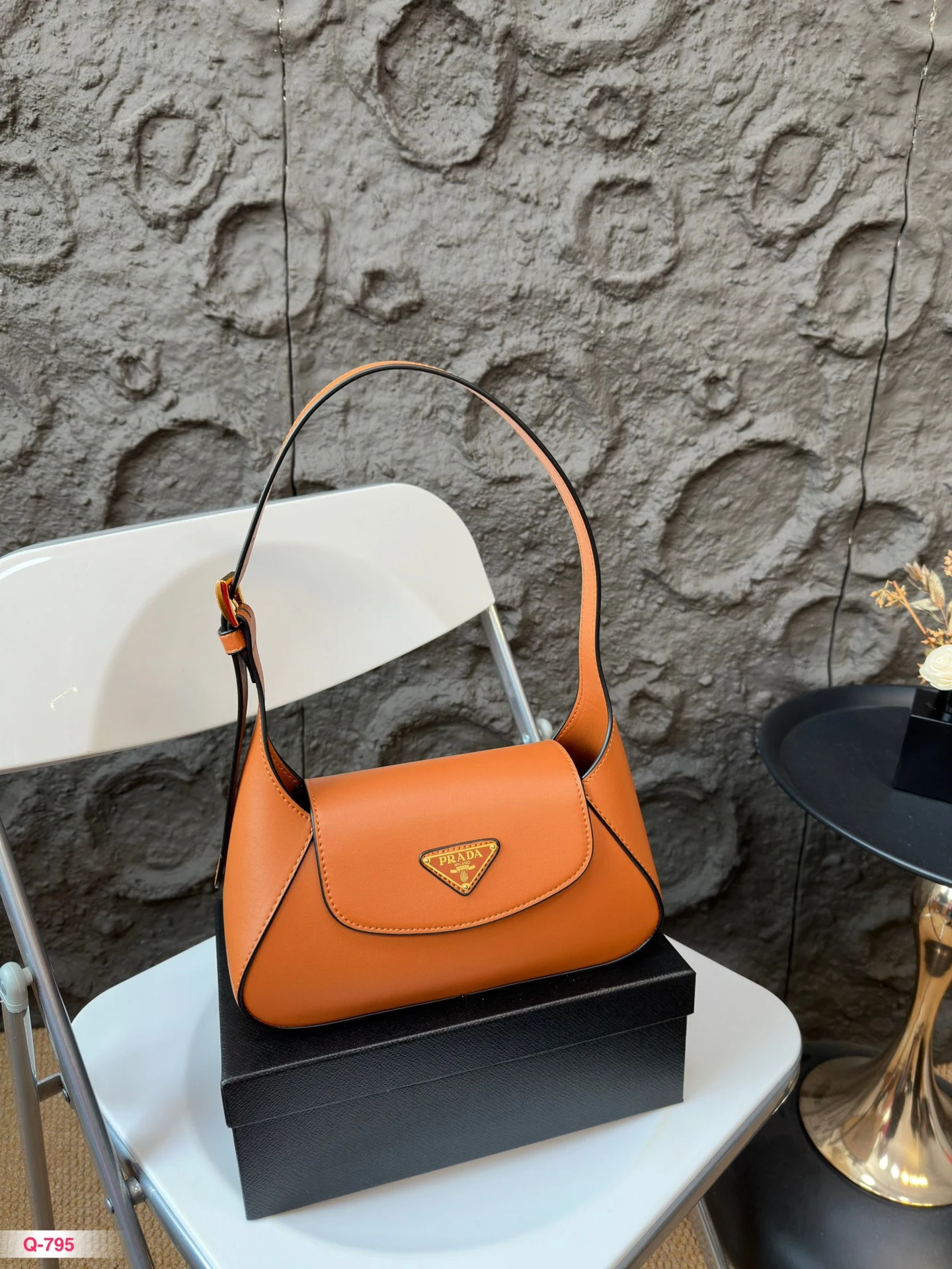 Prada Bag — 65565f28