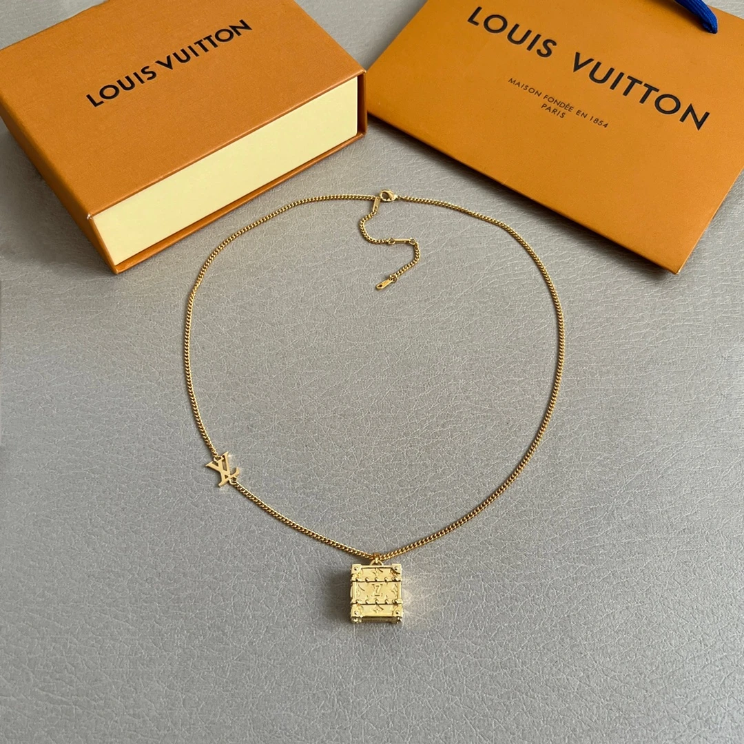 Louis Vuitton Necklaces — c8406107
