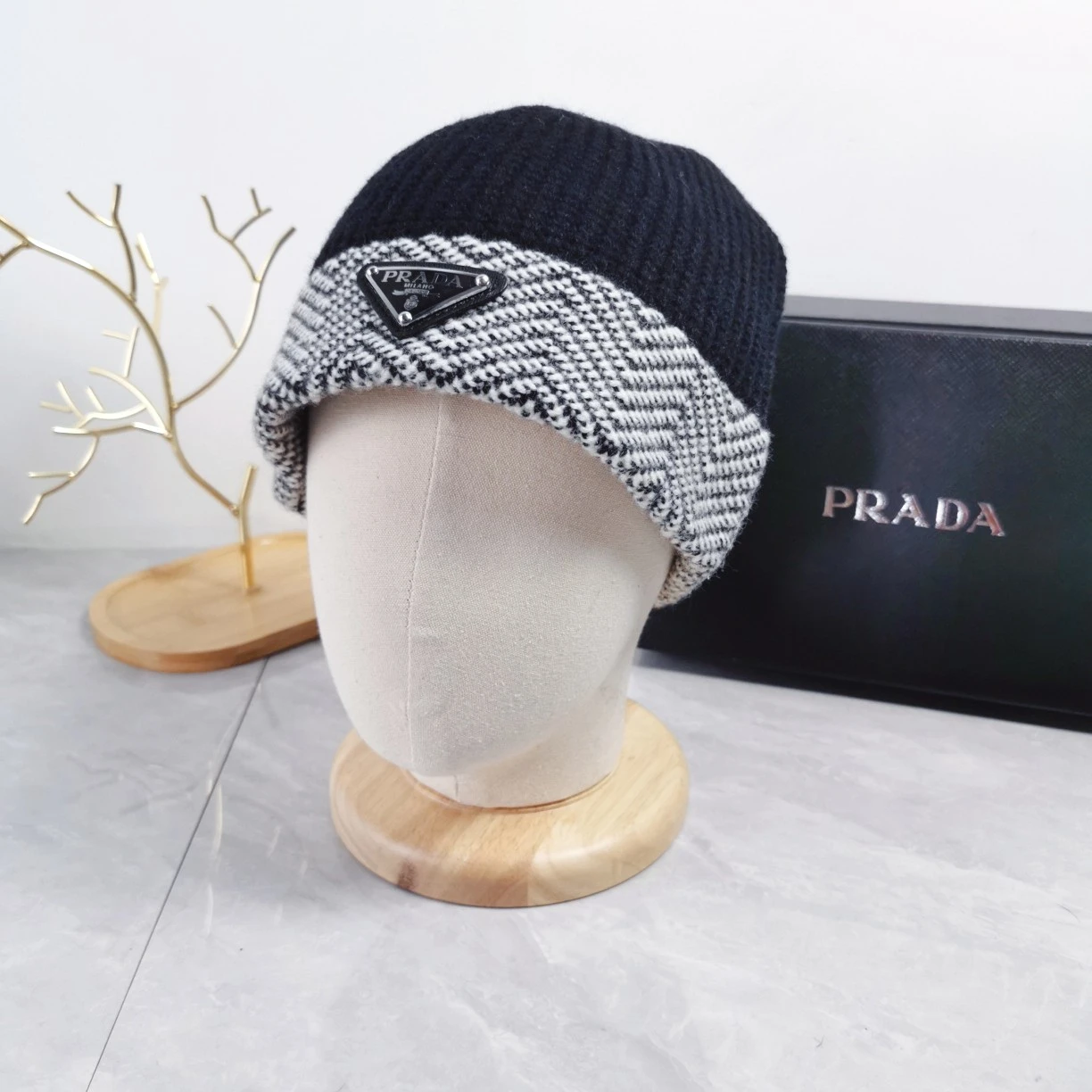 Prada Hat — 9faa58fb