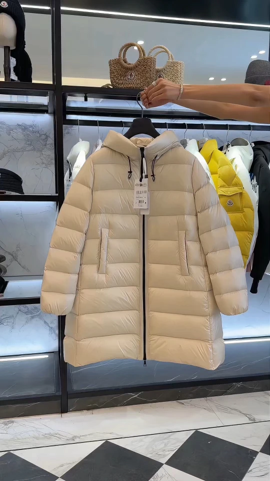 Moncler Down Jackets — 0984dab0