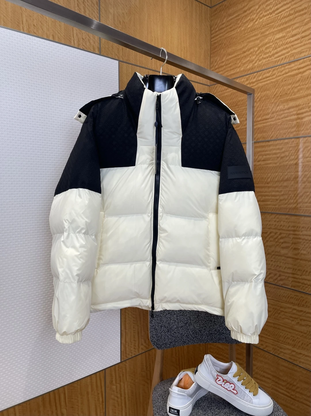 Louis Vuitton Down Jacket — cc1a1e2a