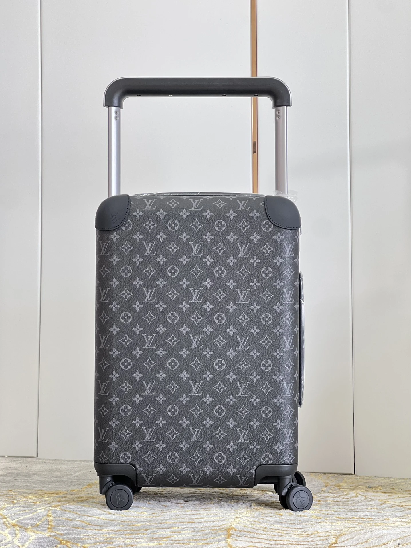 Louis Vuitton Luggage — 3bb49df1