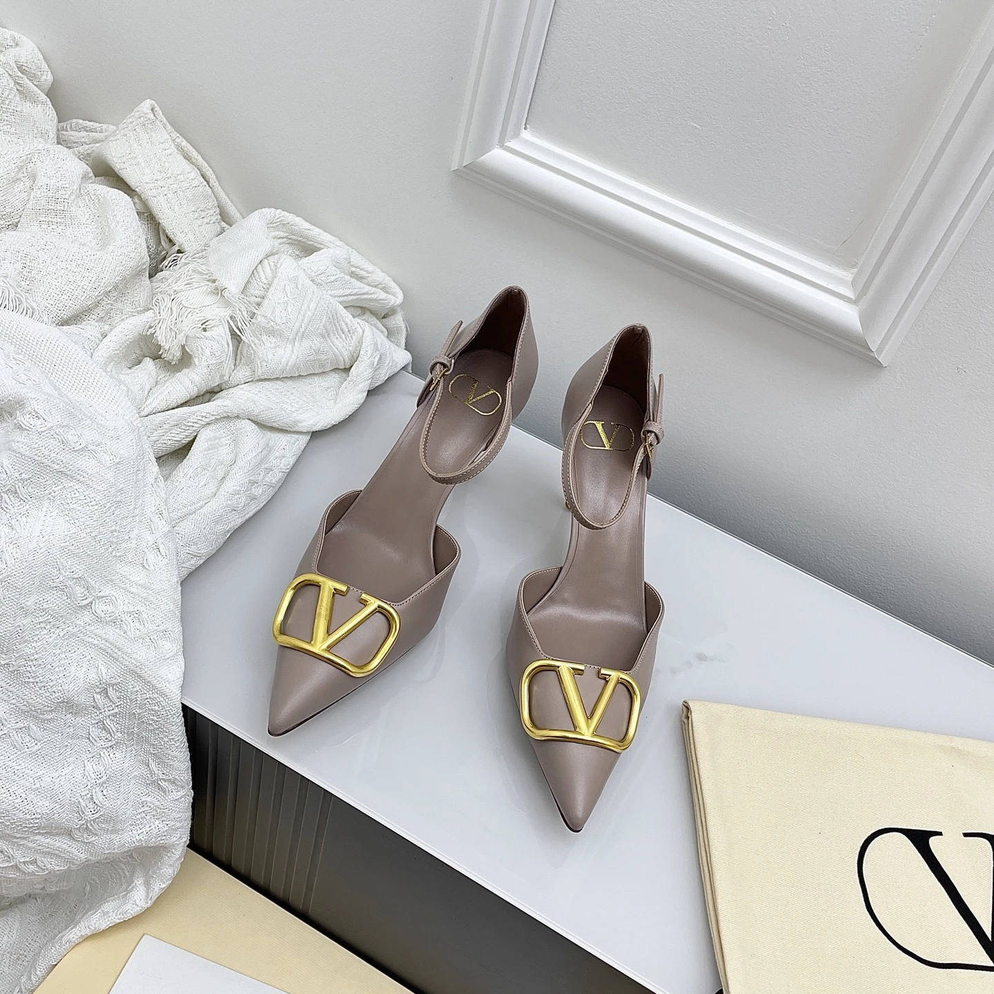 Valentino Sandals — 7b075536