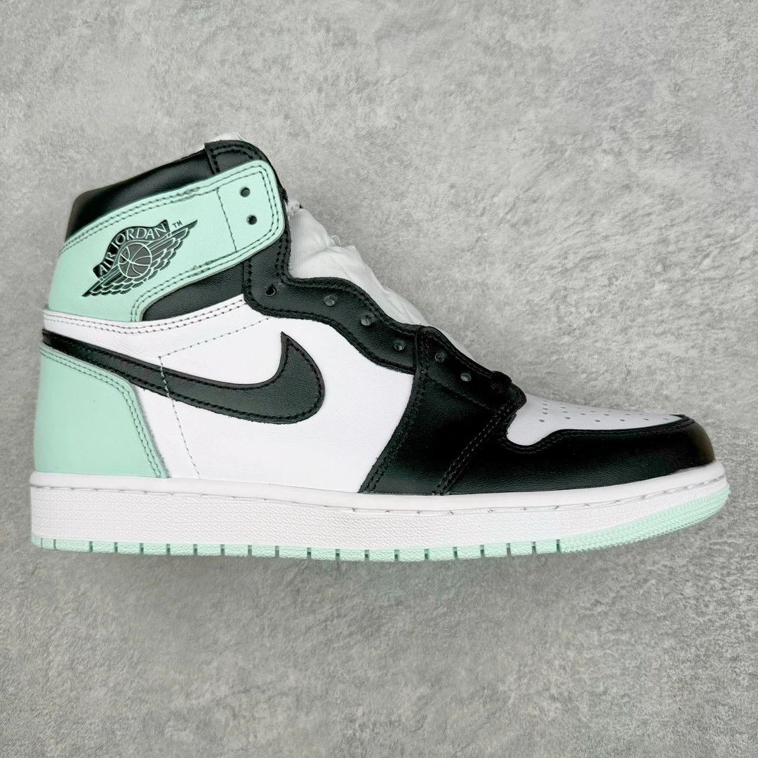 Nike Shoes — ba6d7663