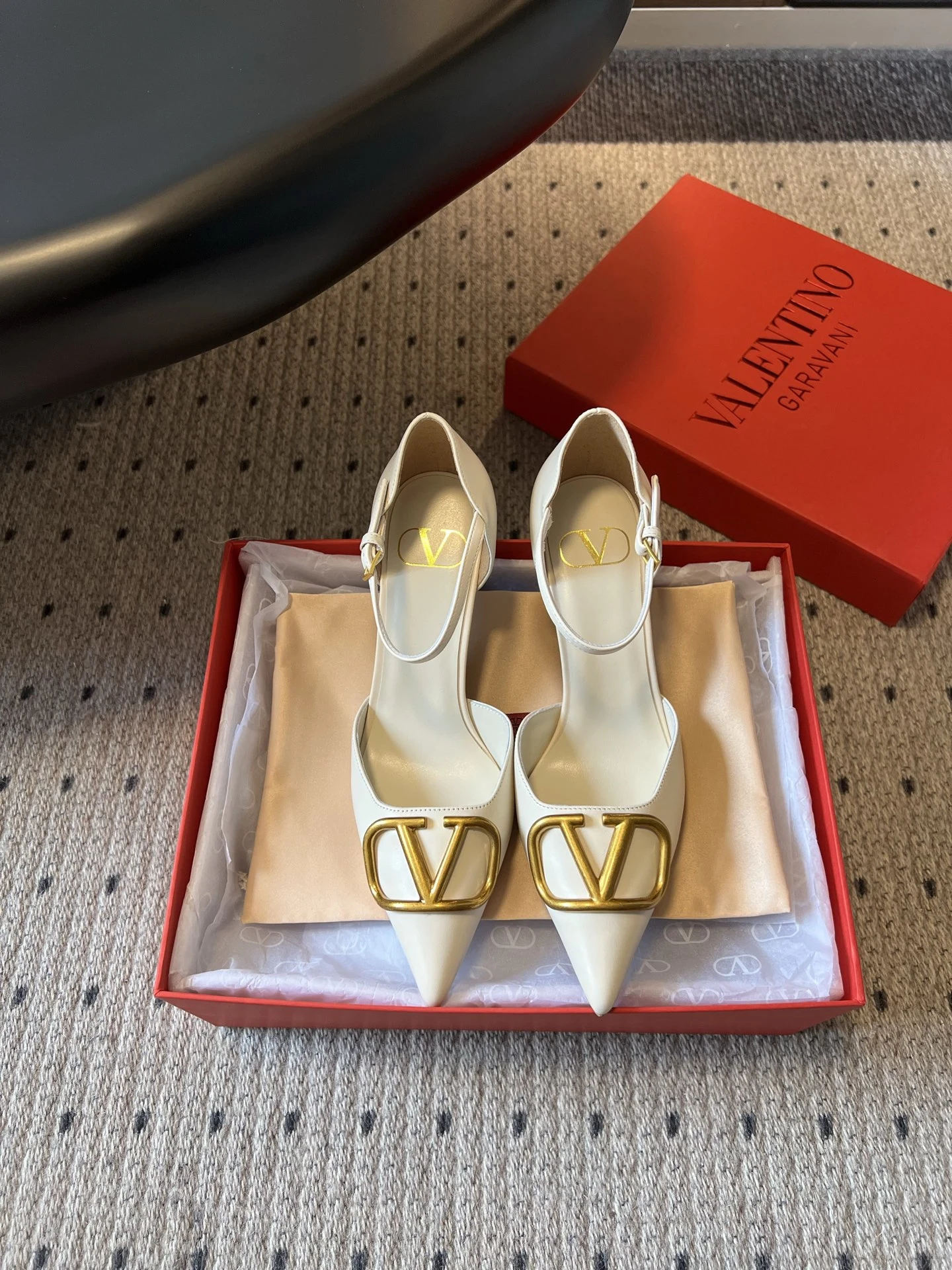 Valentino Shoes — 96756b09