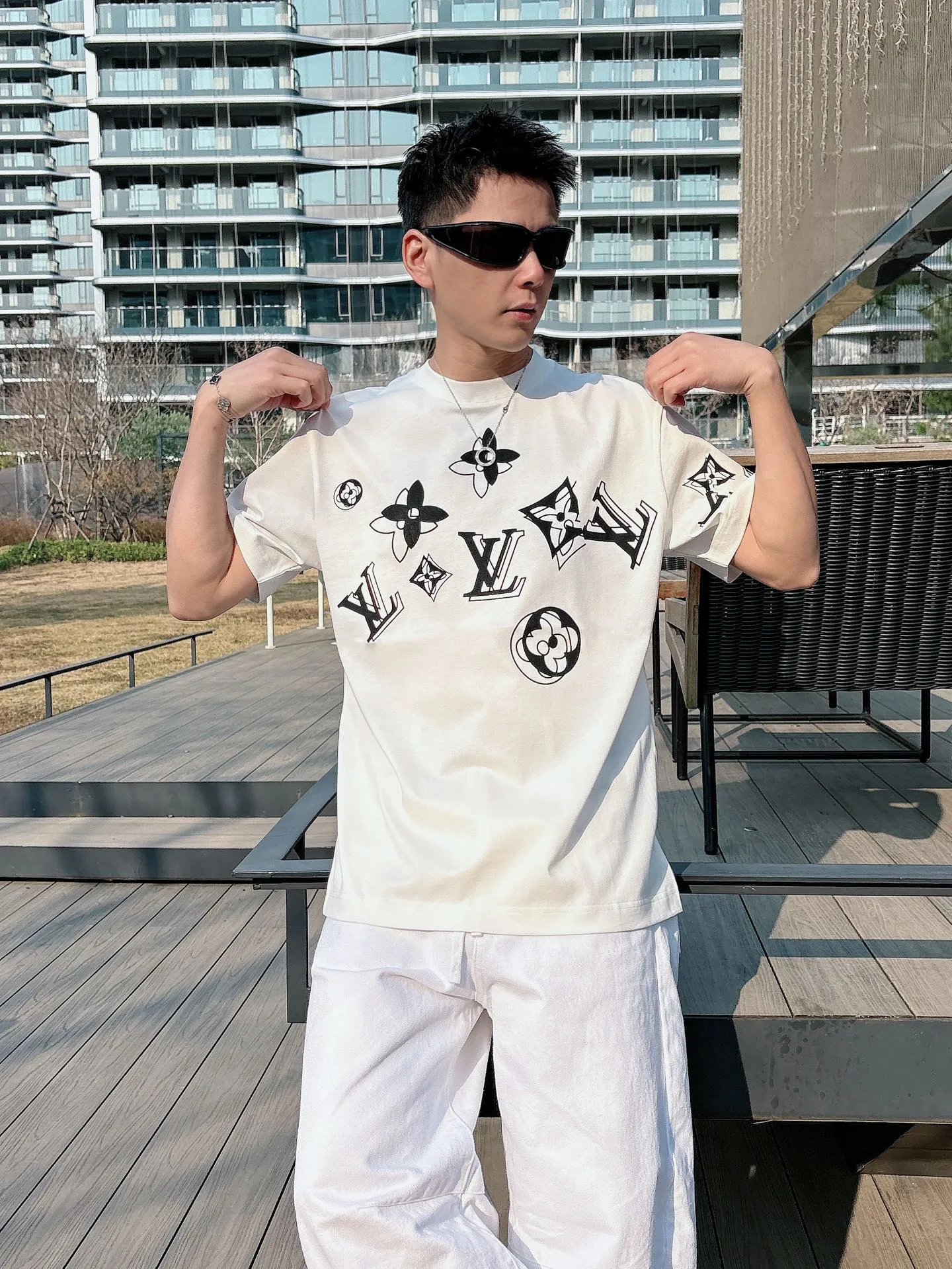 Louis Vuitton T-Shirt — a5dc7376