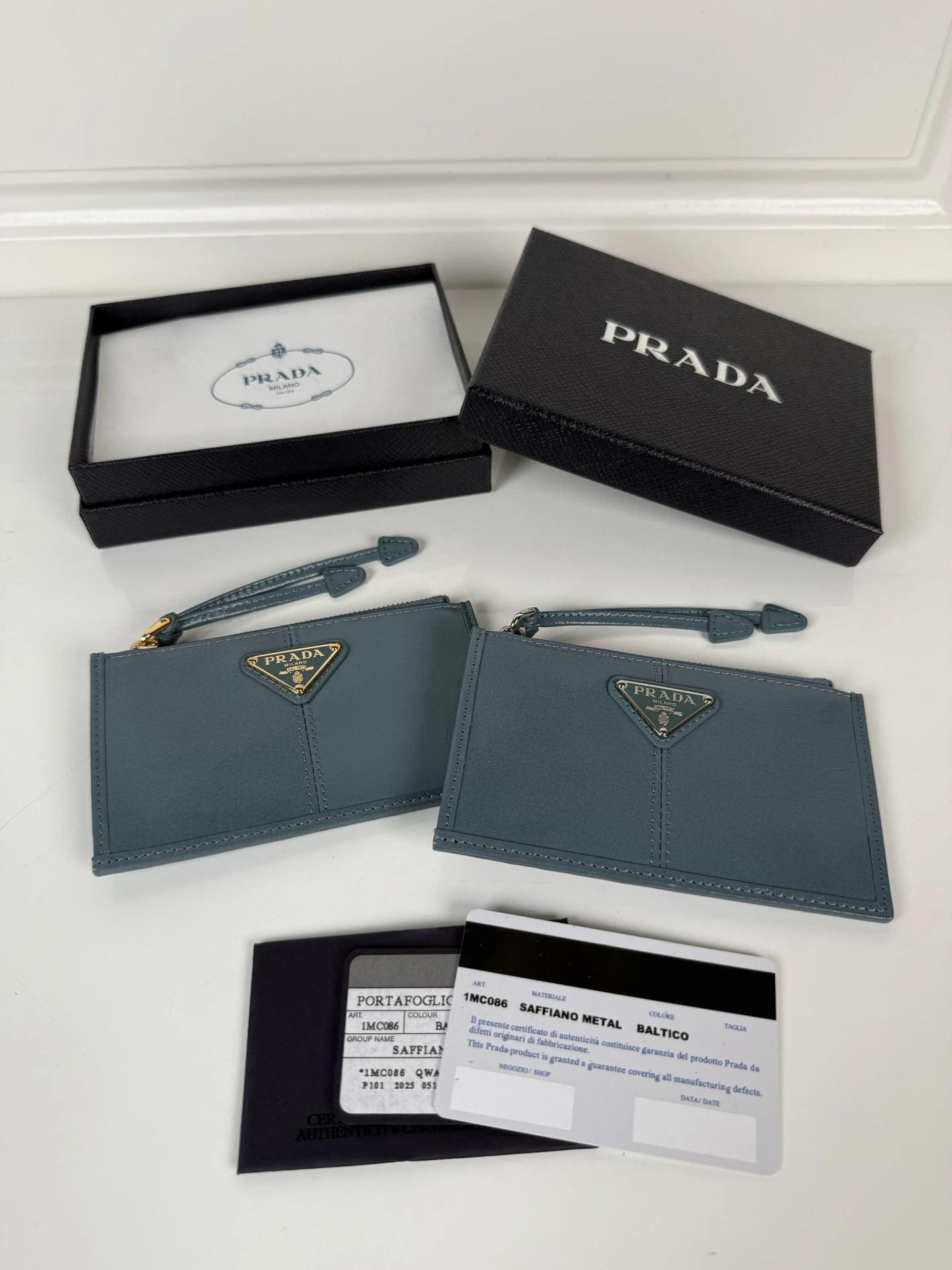 Cardholders — ad7d13bc