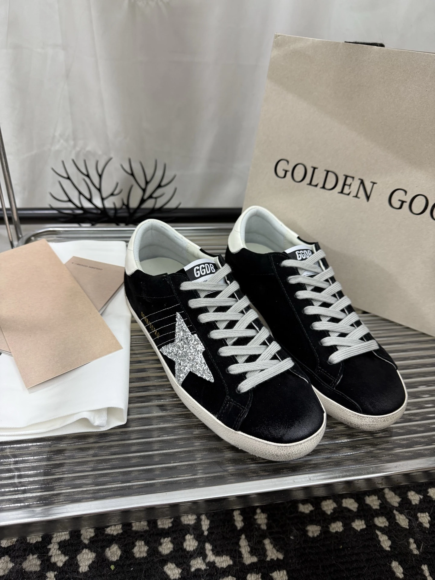 Golden Goose Sneakers — e34ea65b