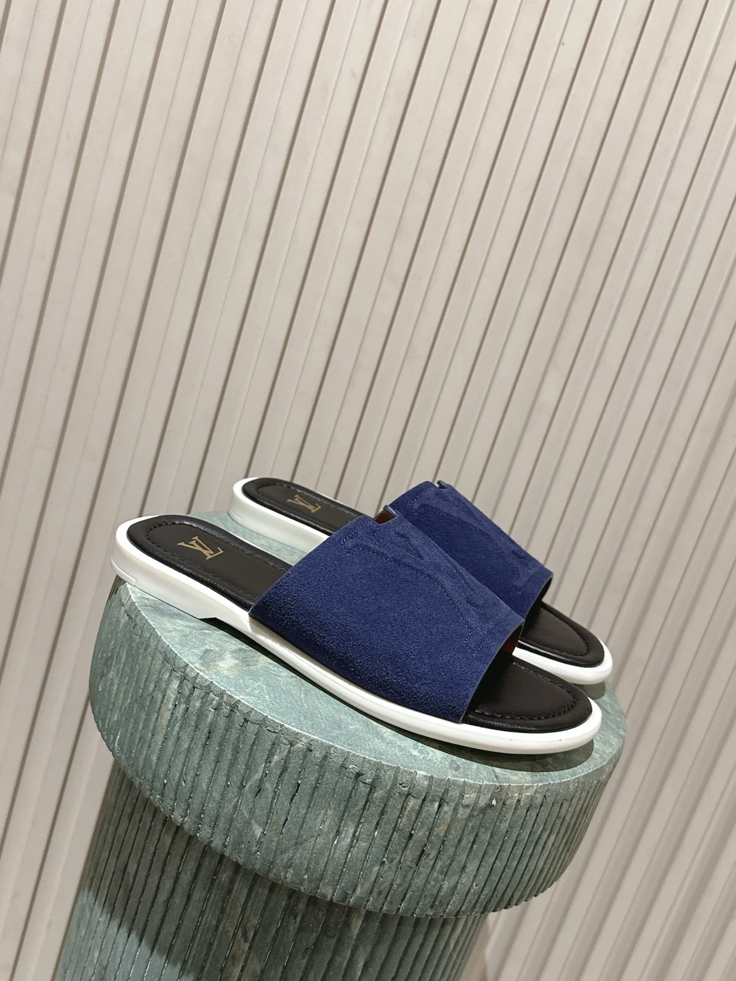 Louis Vuitton Slides — 46baa11c