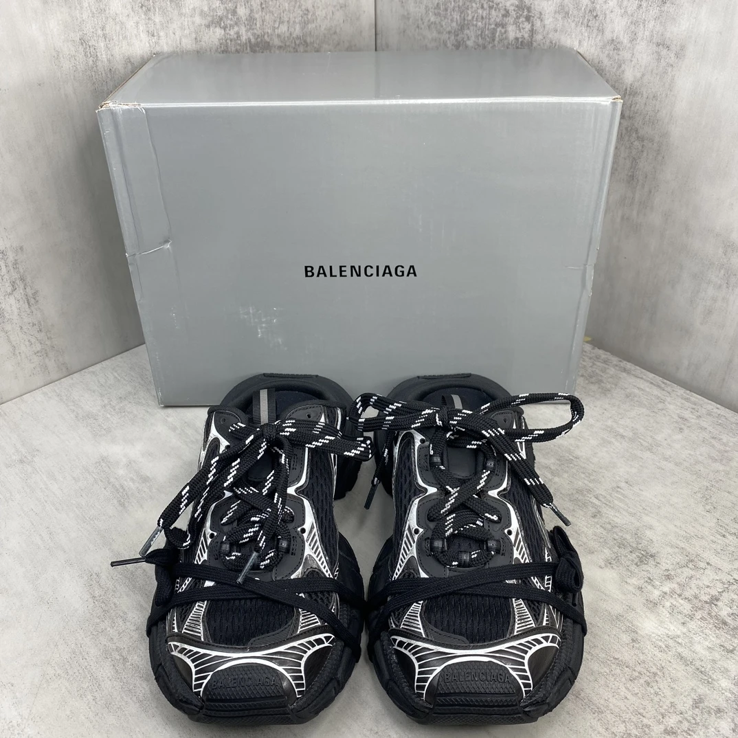 Balenciaga Sneakers — 4ece8b96