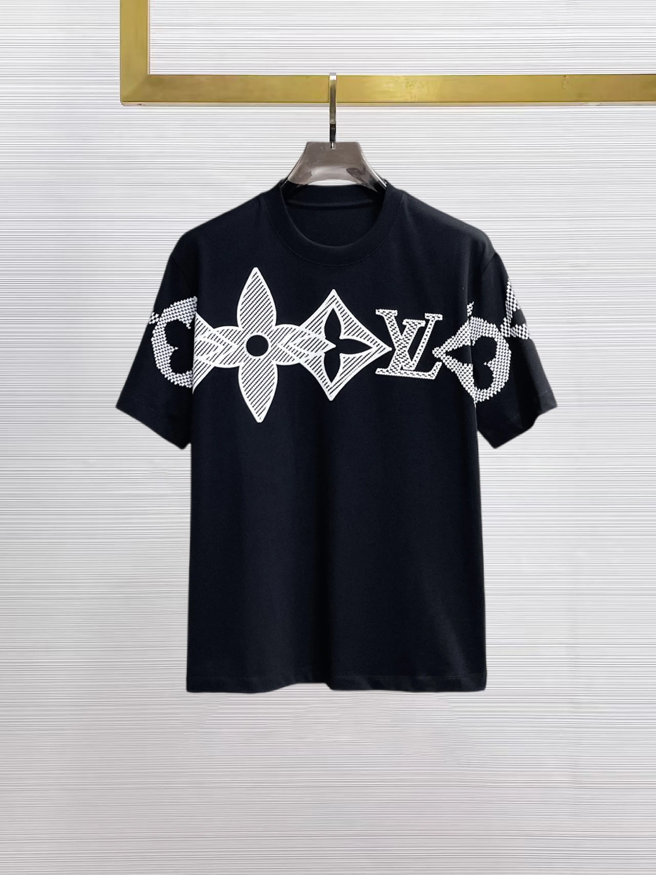 Louis Vuitton T-Shirt — e2bb7b4c