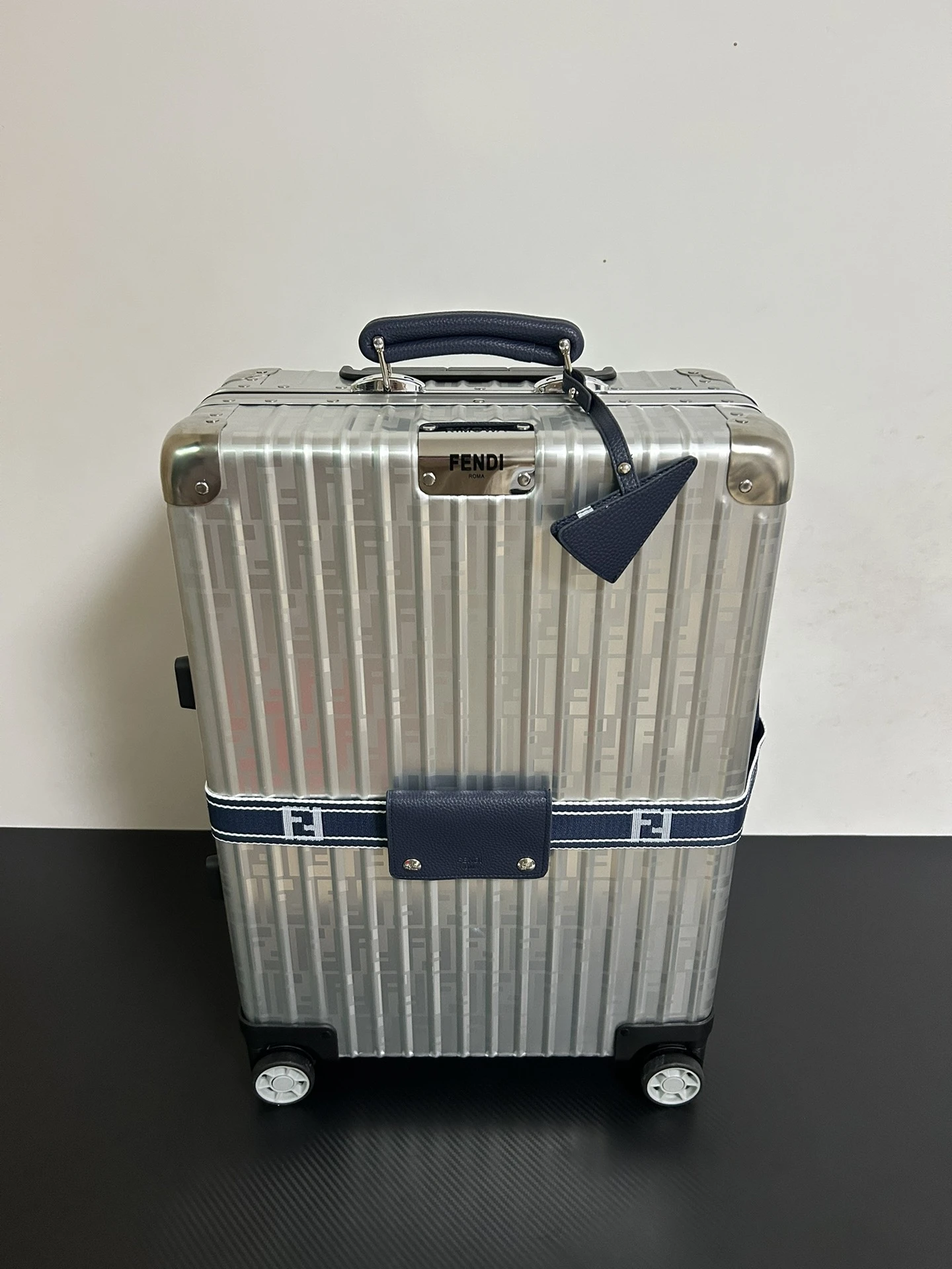 Luggage — 1adc7b41
