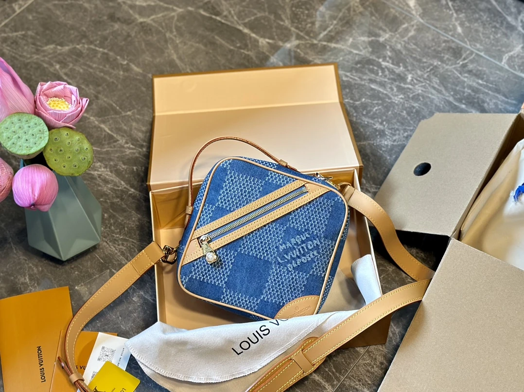 Louis Vuitton Bag — 7b2c8352