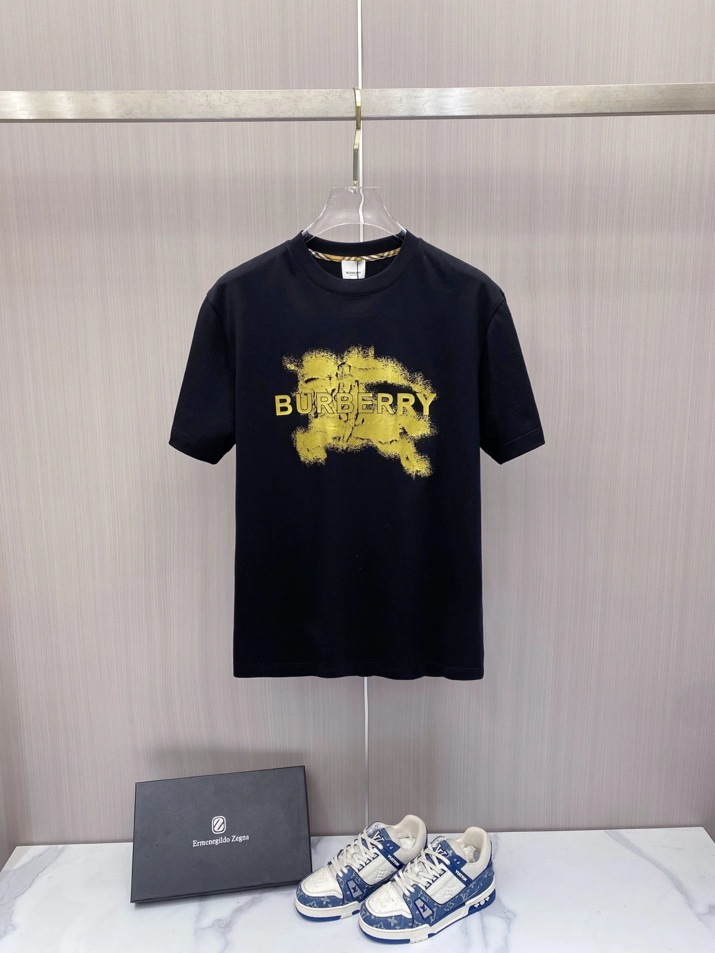 Burberry T-Shirt — 49b64dee