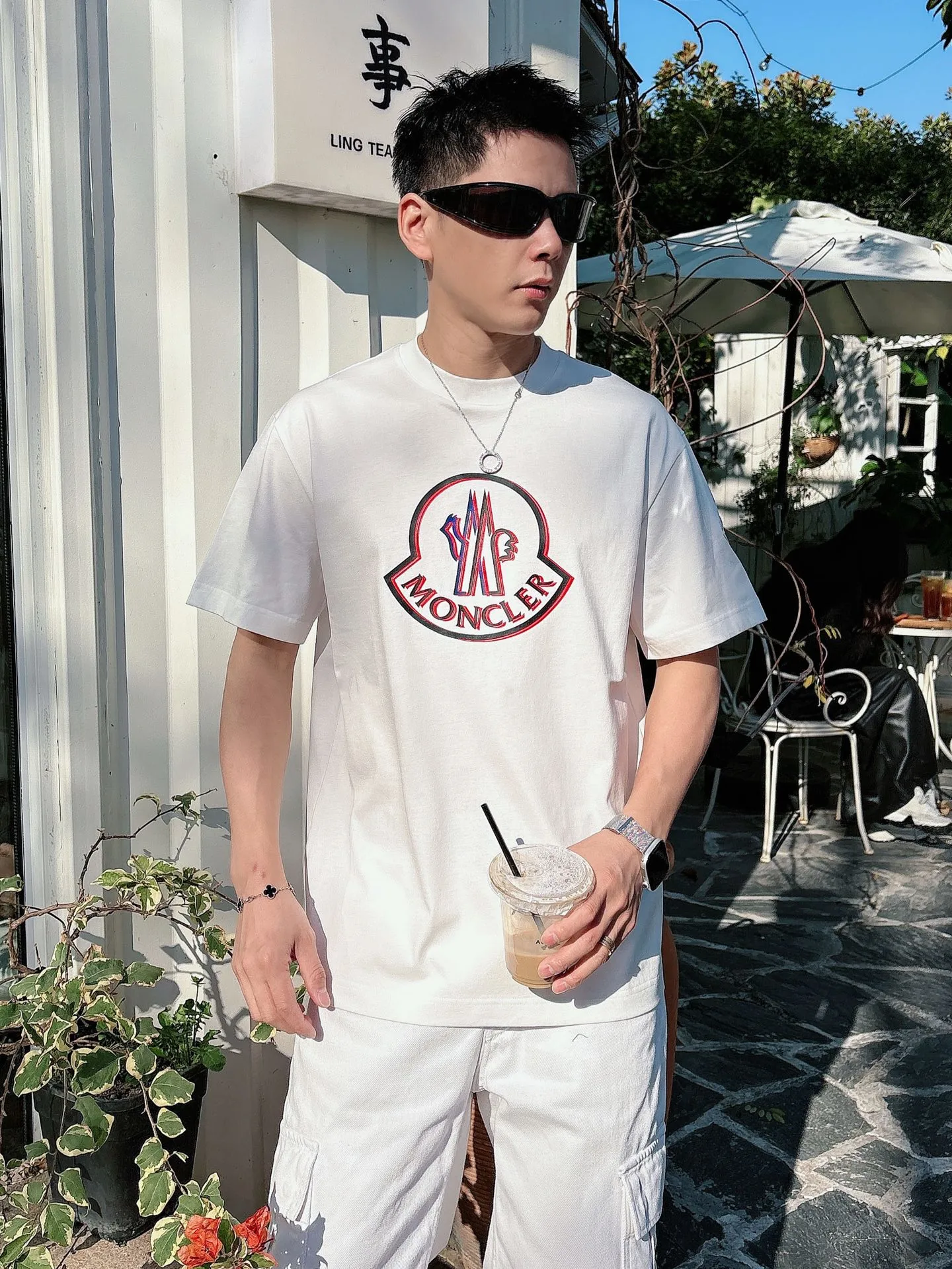 Moncler T-Shirt — fae6e0af