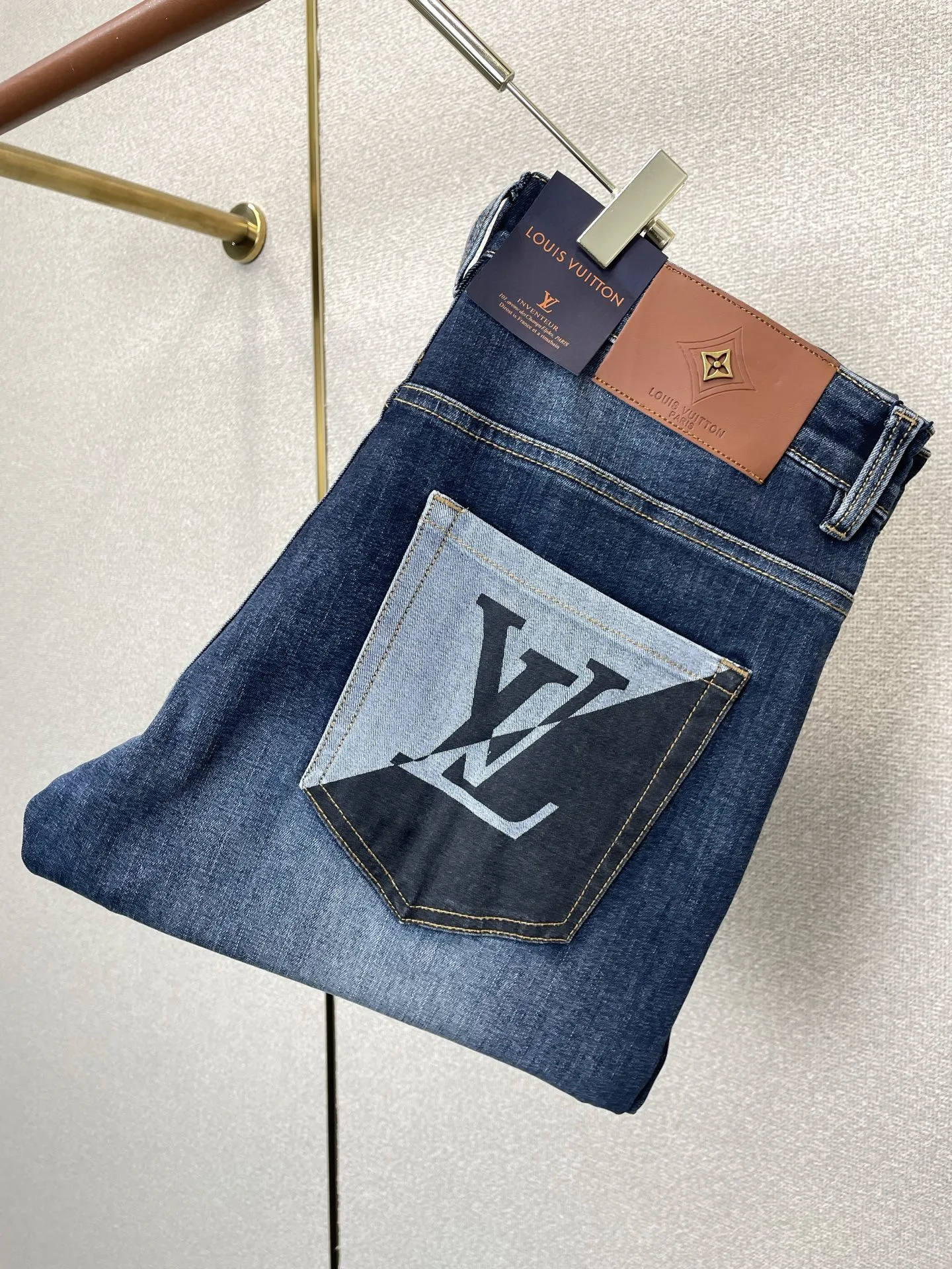 Louis Vuitton Jeans — 633b71bb