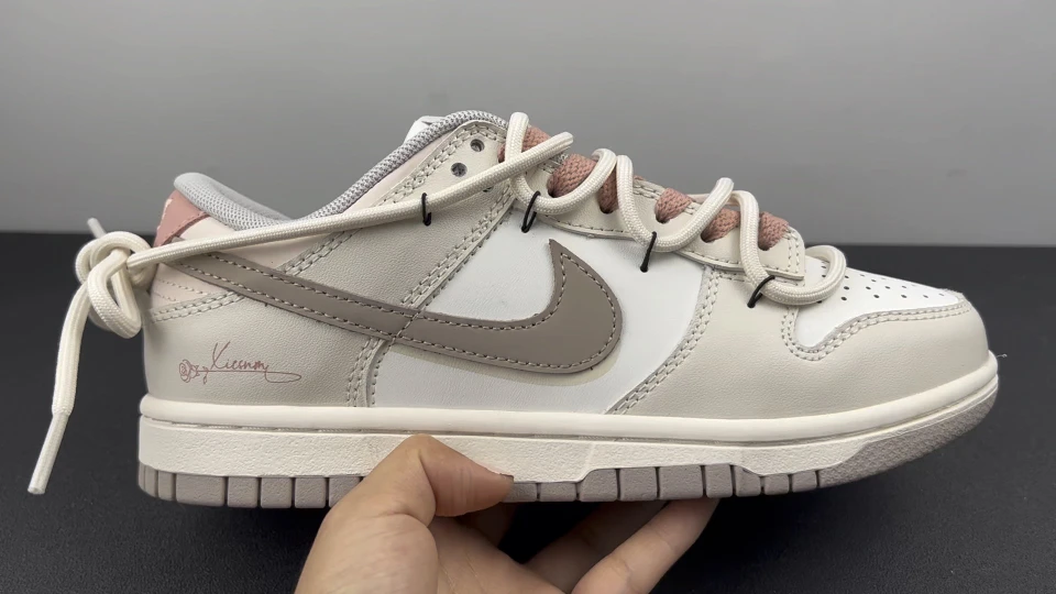 Nike Shoes — 9aa00e93
