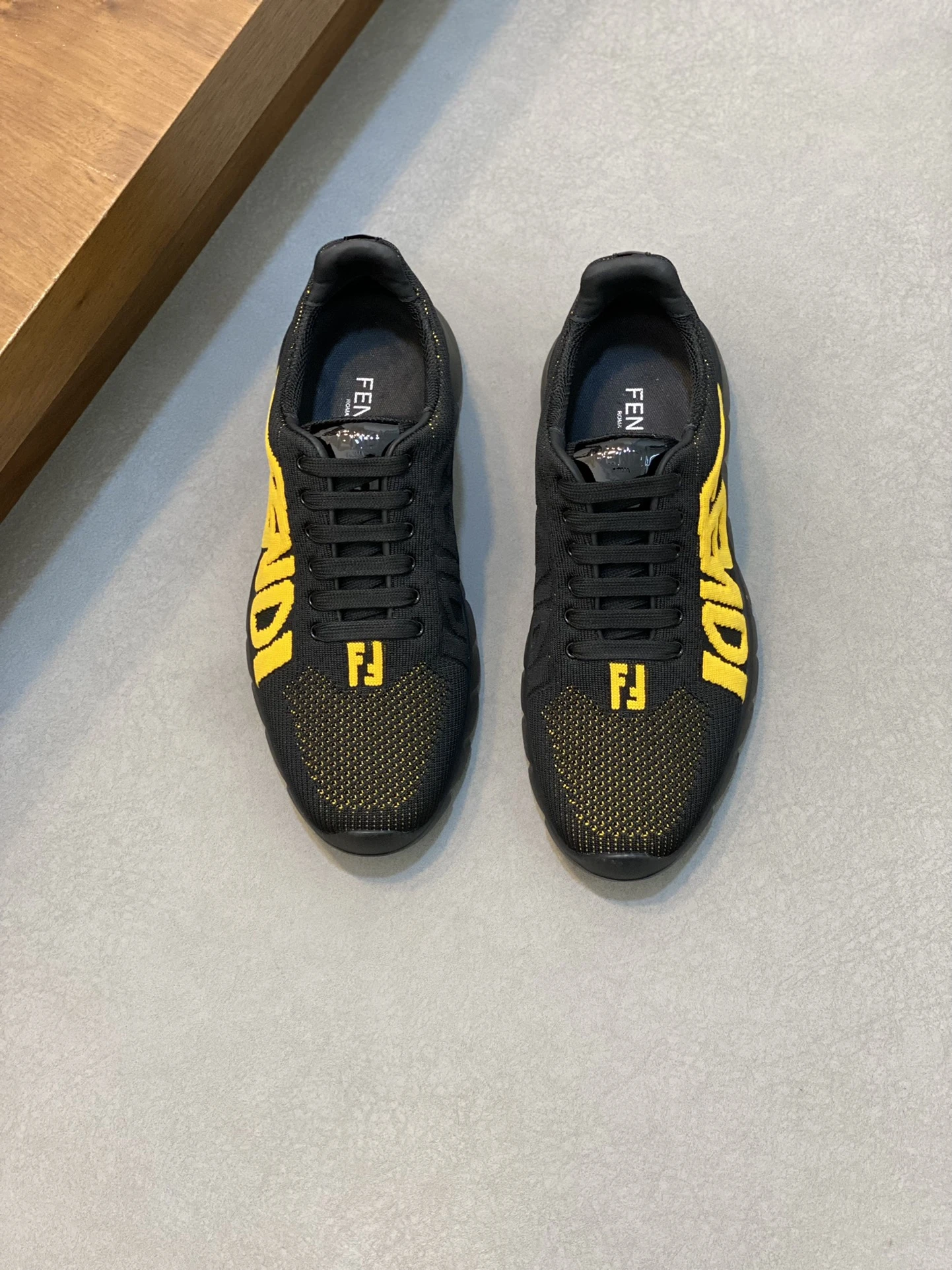 Fendi Sneakers — e9b1c9d0
