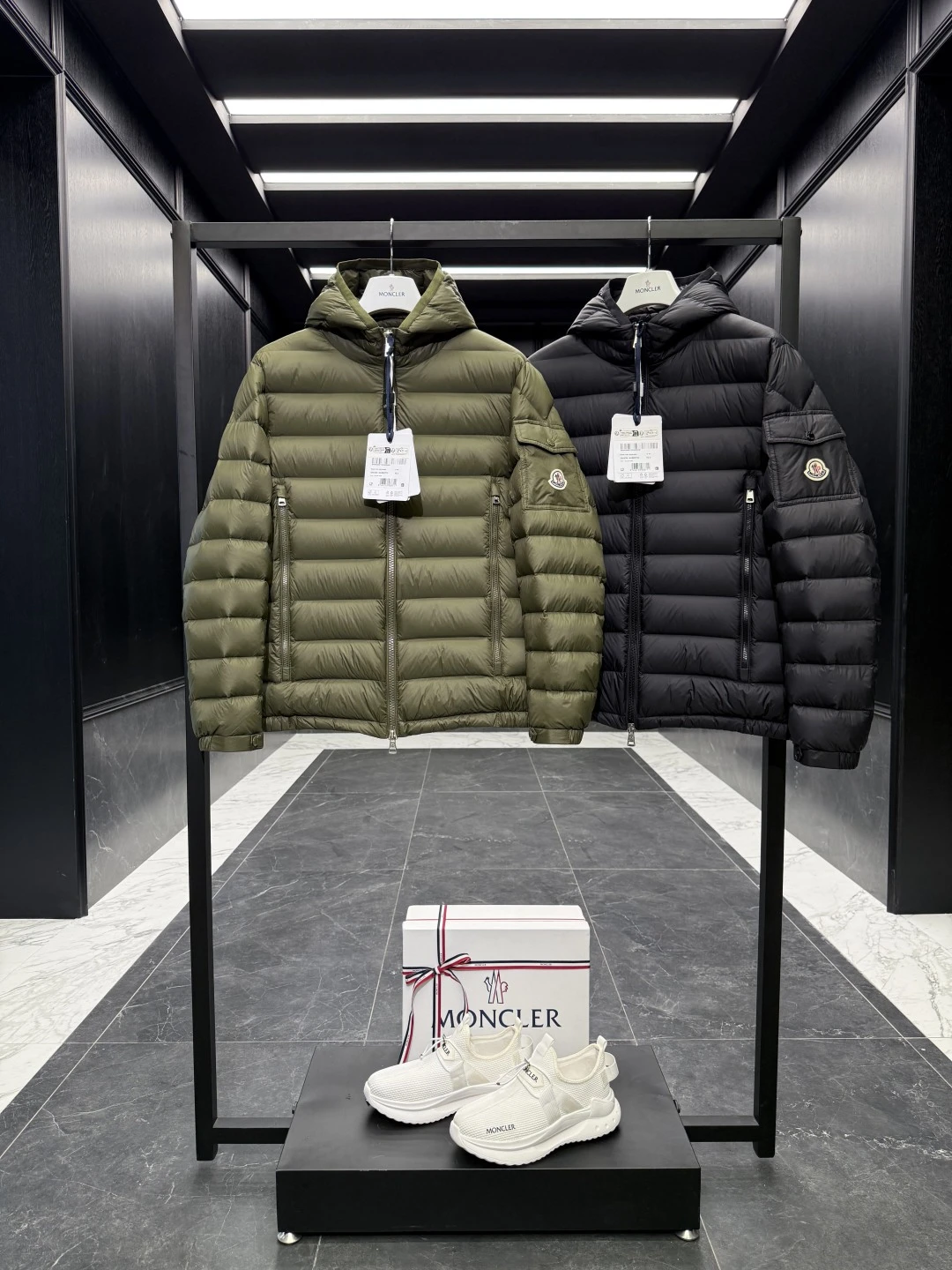 Moncler Down Jacket — f97832a7