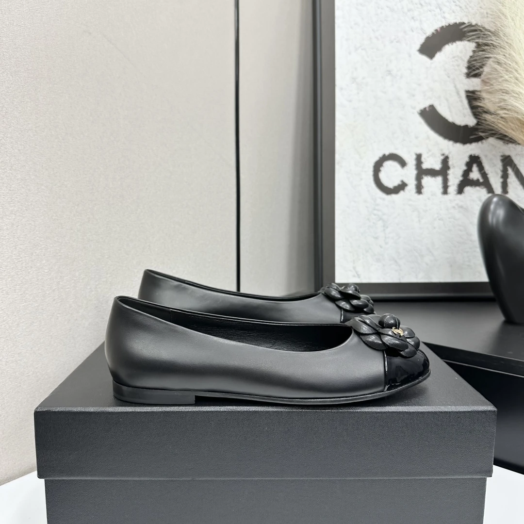 Chanel Shoes — 5f2903ee