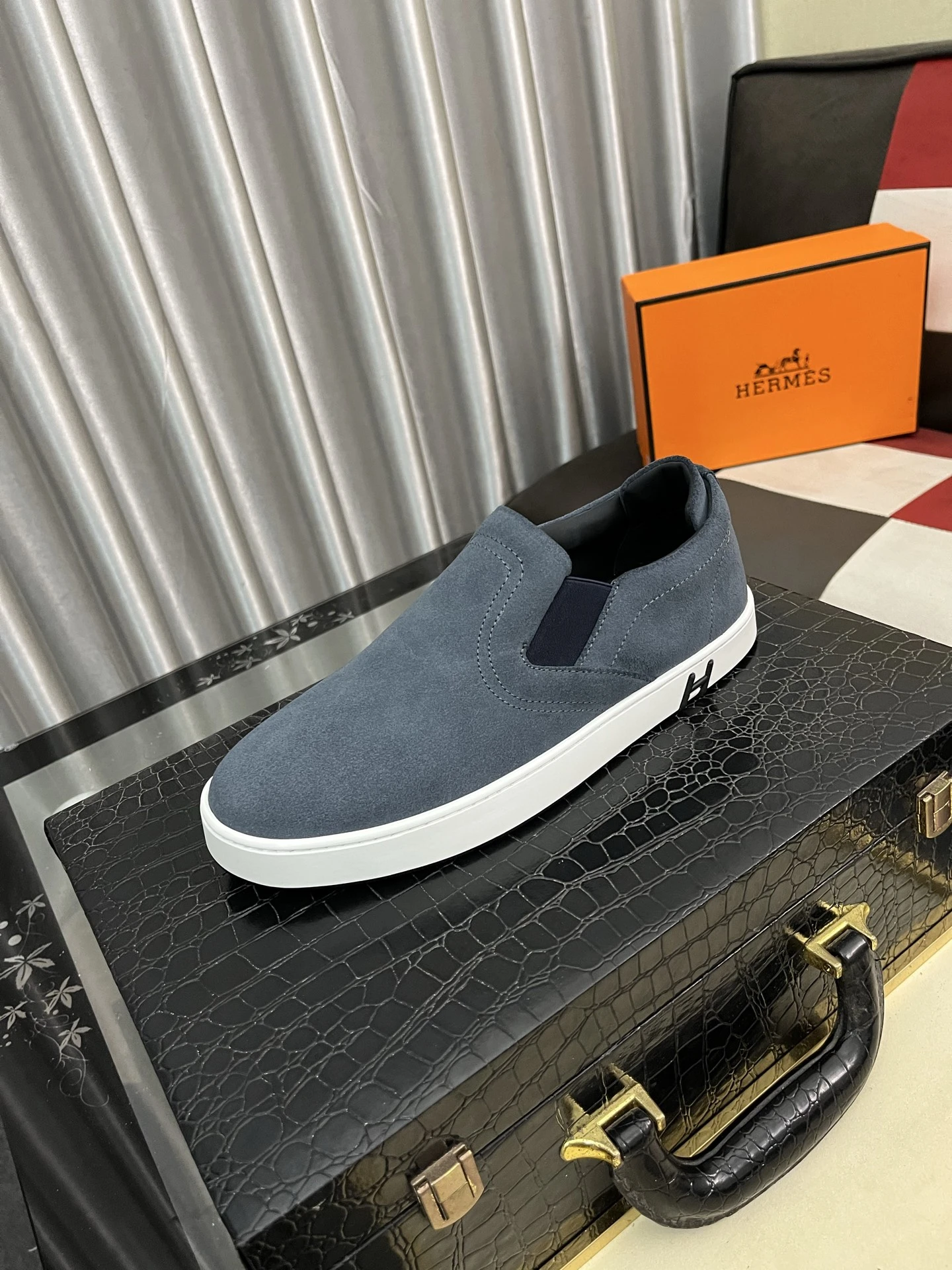 Hermès Sneakers — b4d0fe62