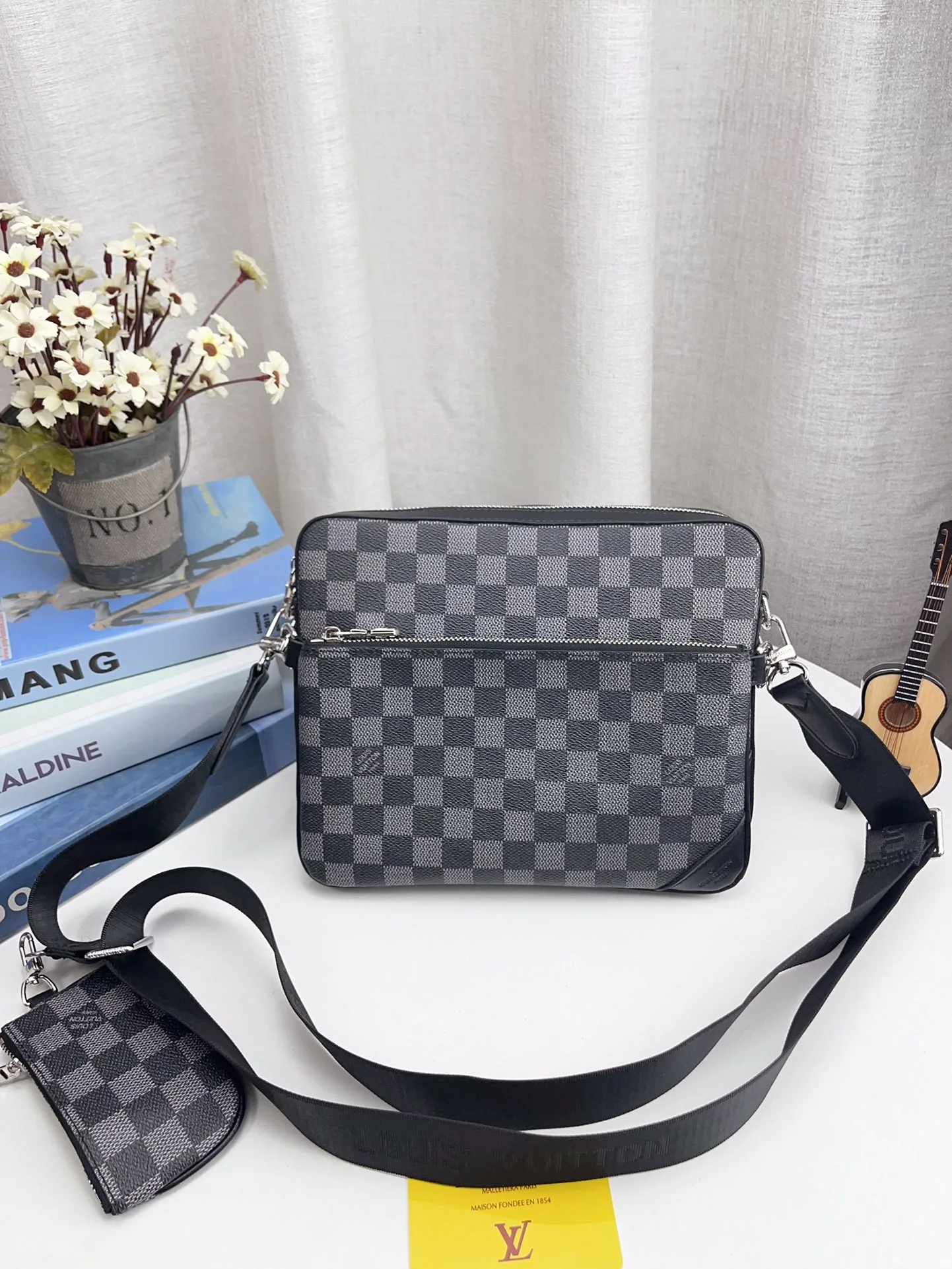 Louis Vuitton Bag — af916f5b