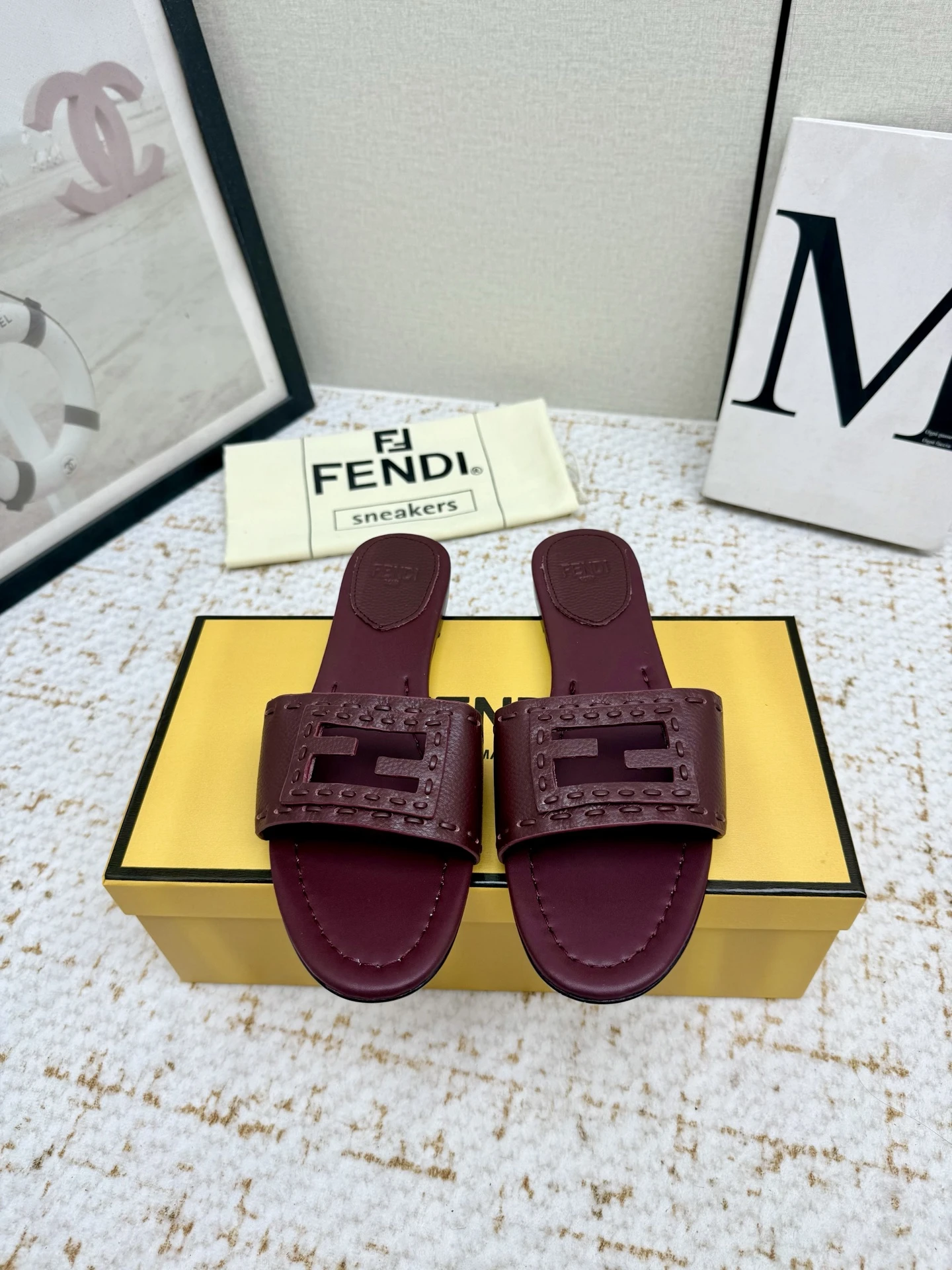Fendi Slippers — 480b46e6