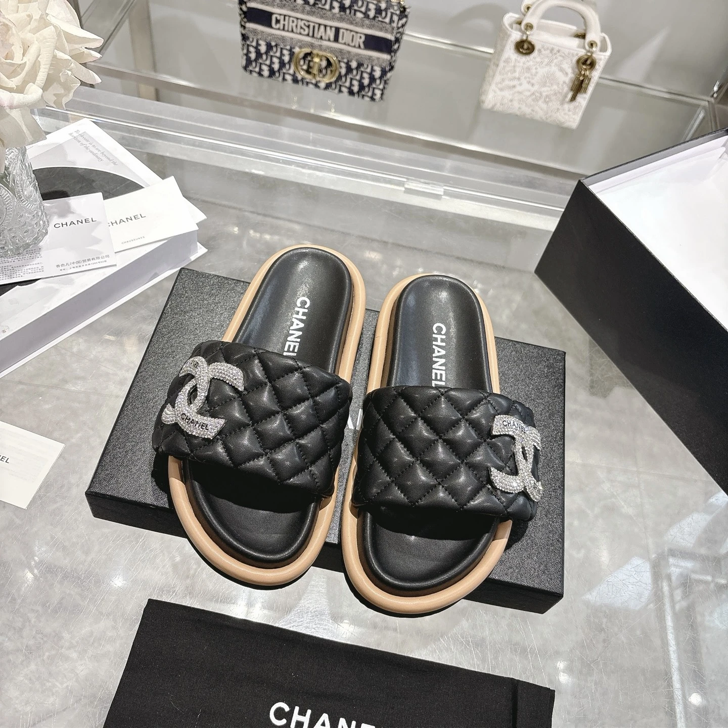 Chanel Slippers — 412453ed