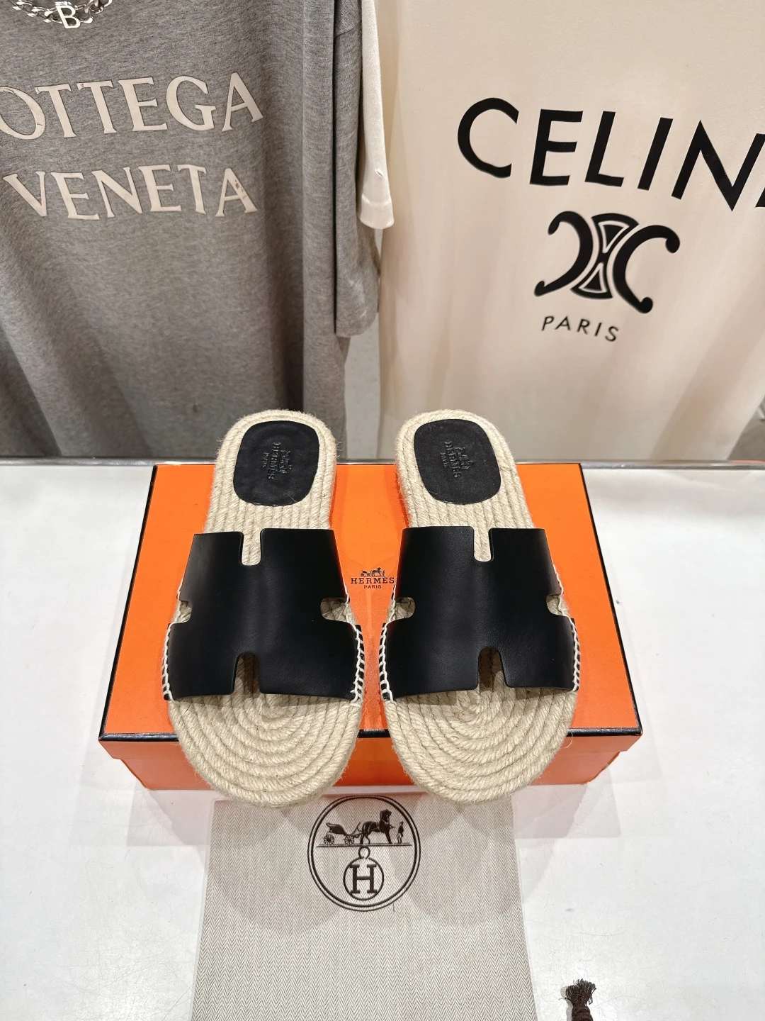Hermès Slippers — dbf2b755