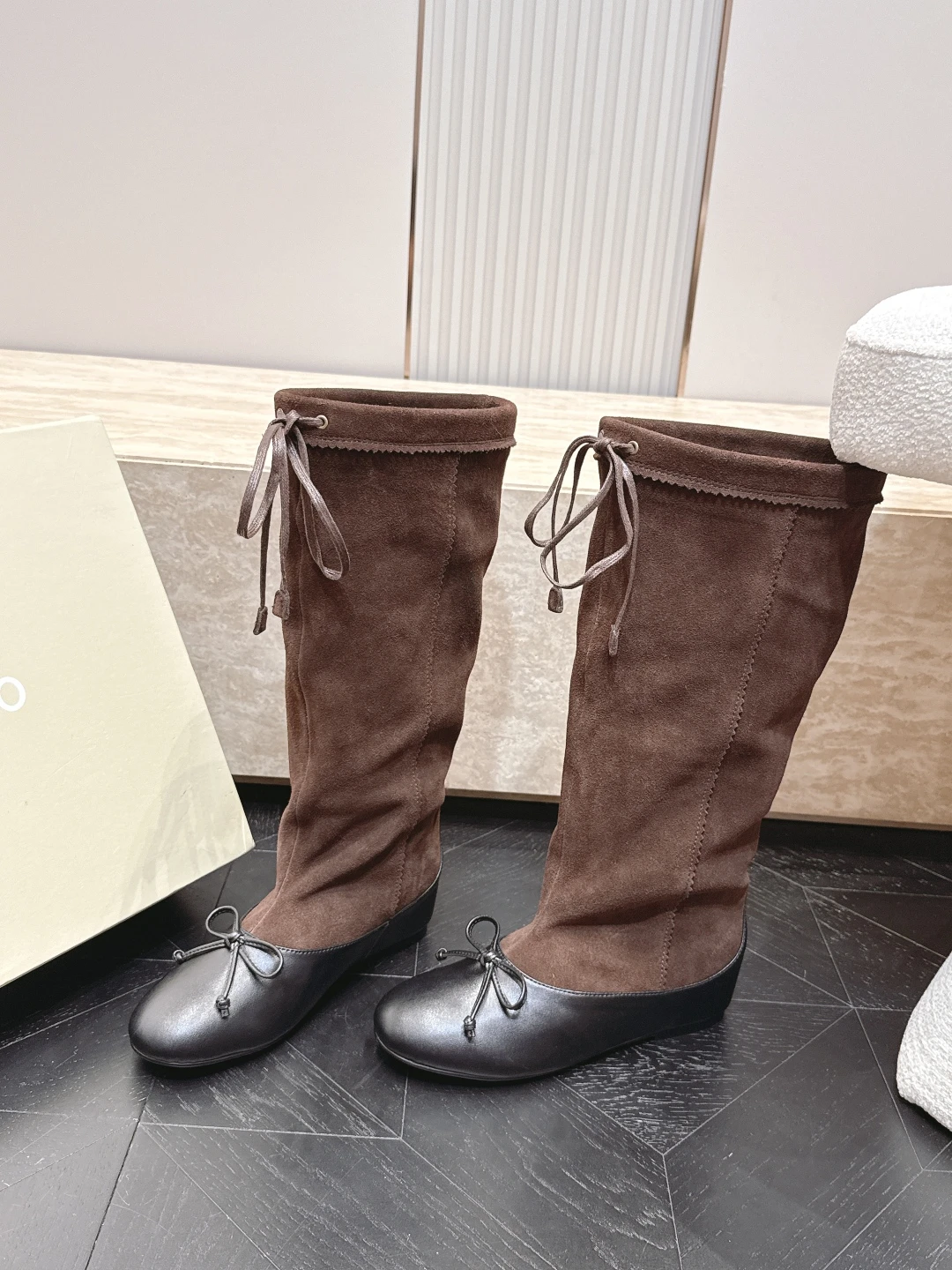 Boots — 625569f4