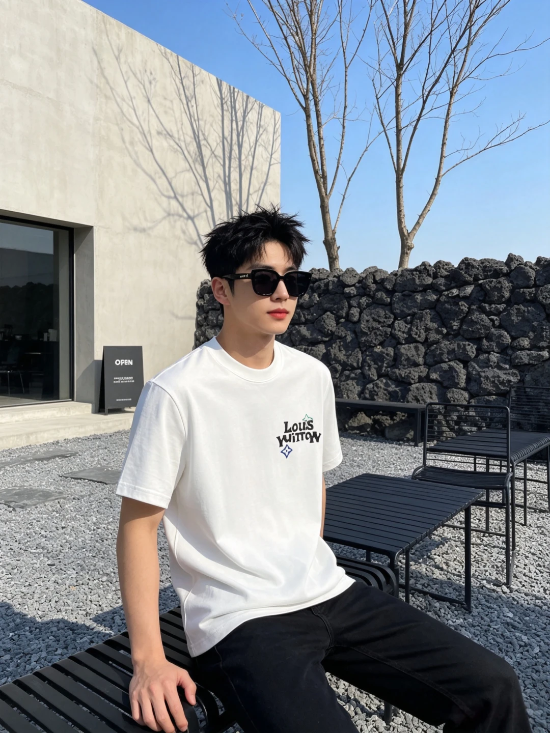 Louis Vuitton T-Shirt — 1f08d661