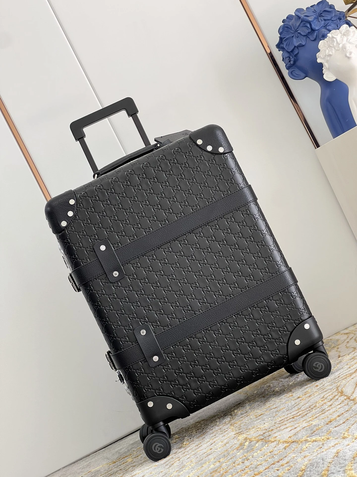 Gucci Luggage — e16fa40d