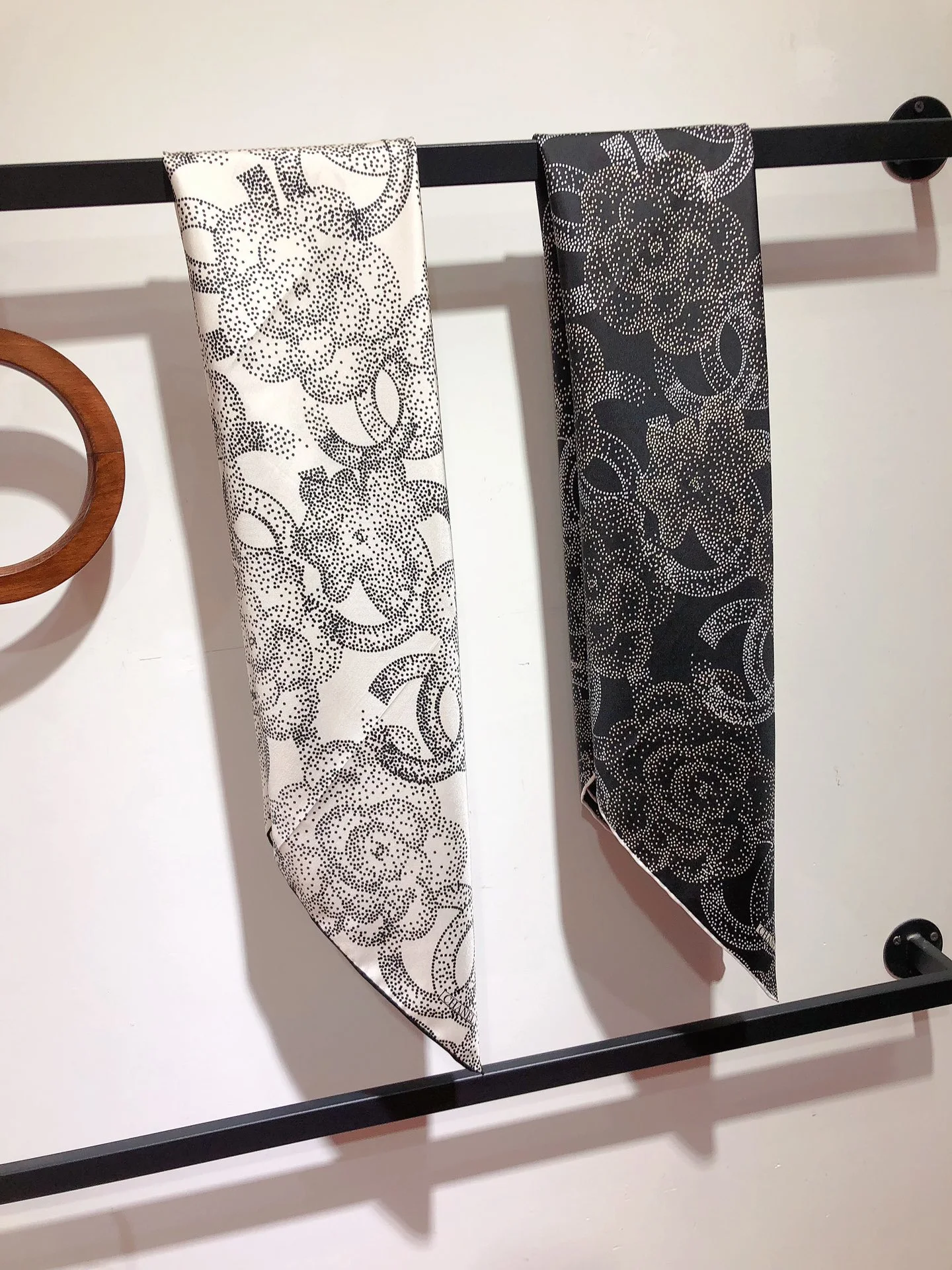 Scarves — c6ffe165