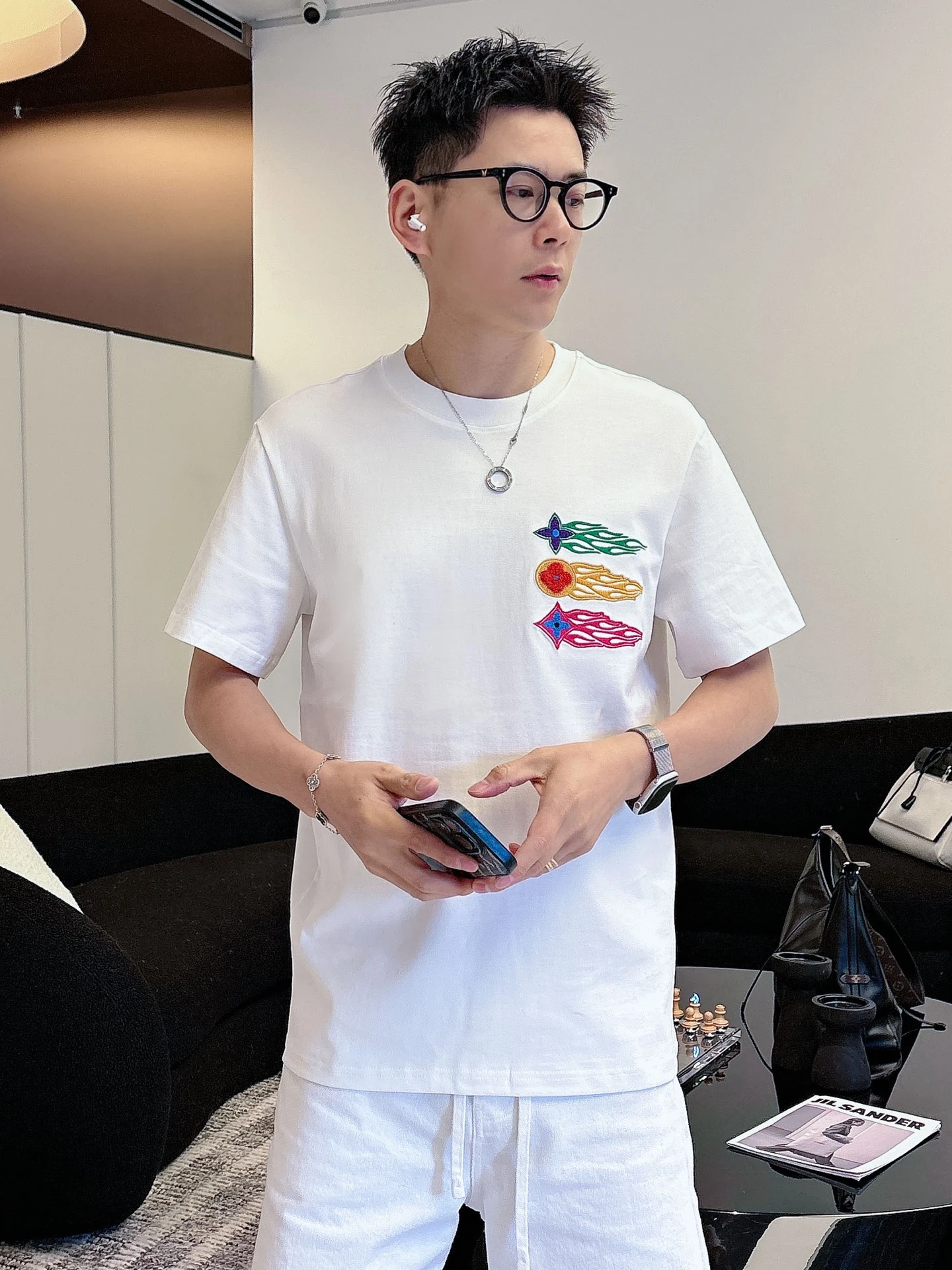 Louis Vuitton T-Shirt — e1da9c90