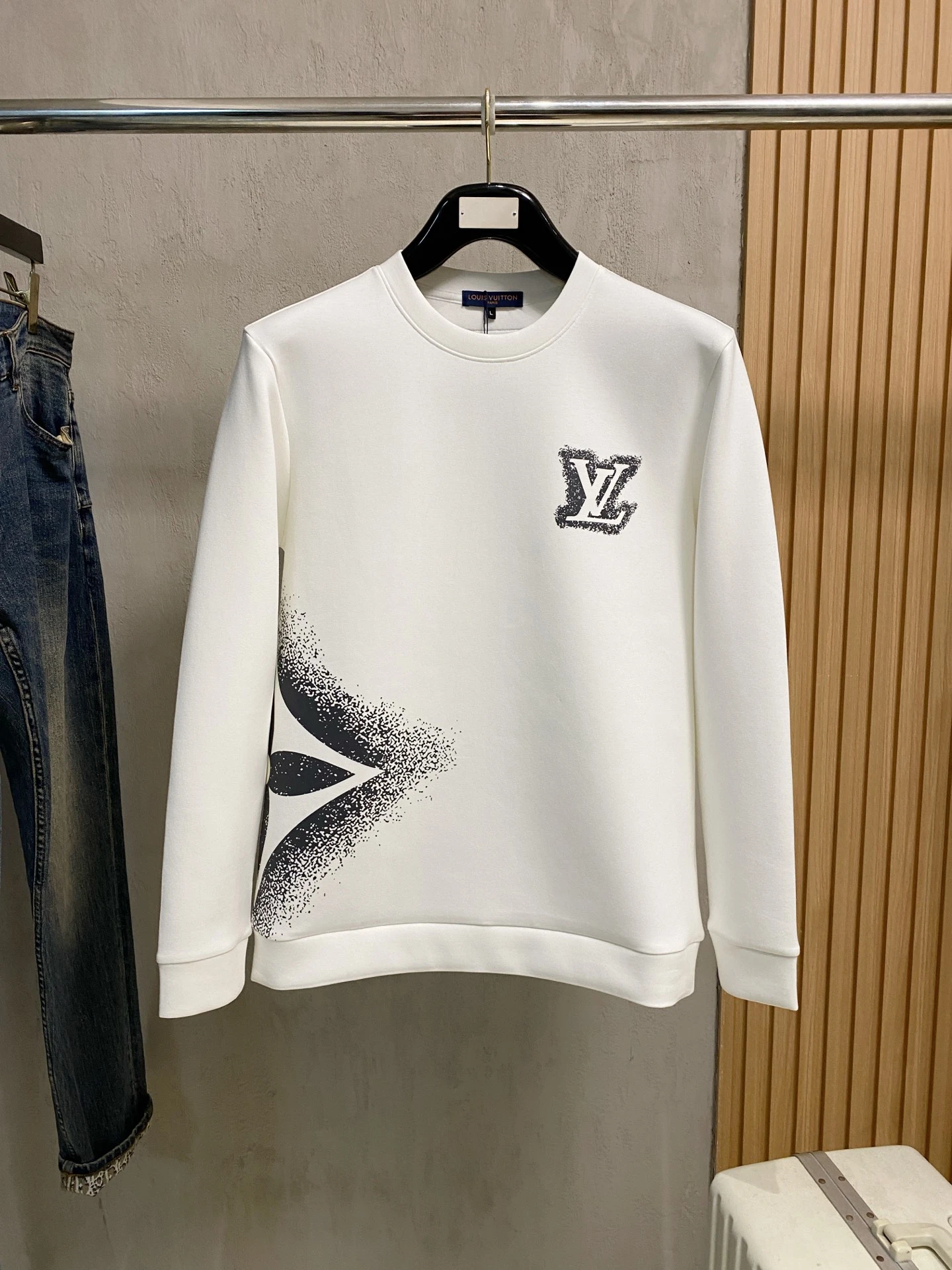 Louis Vuitton Sweatshirts — ba0addb7