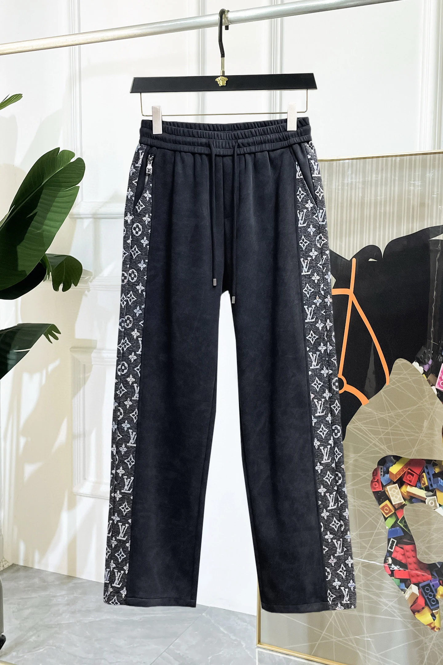 Louis Vuitton Trousers — a9cc4cee